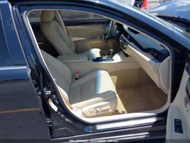 Photo 4 VIN: JTHBK1GGXF2168882 - LEXUS ES 