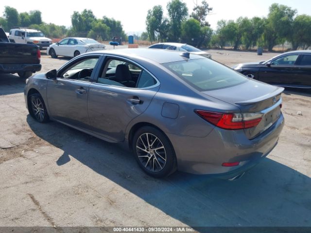 Photo 2 VIN: JTHBK1GGXG2212557 - LEXUS ES 