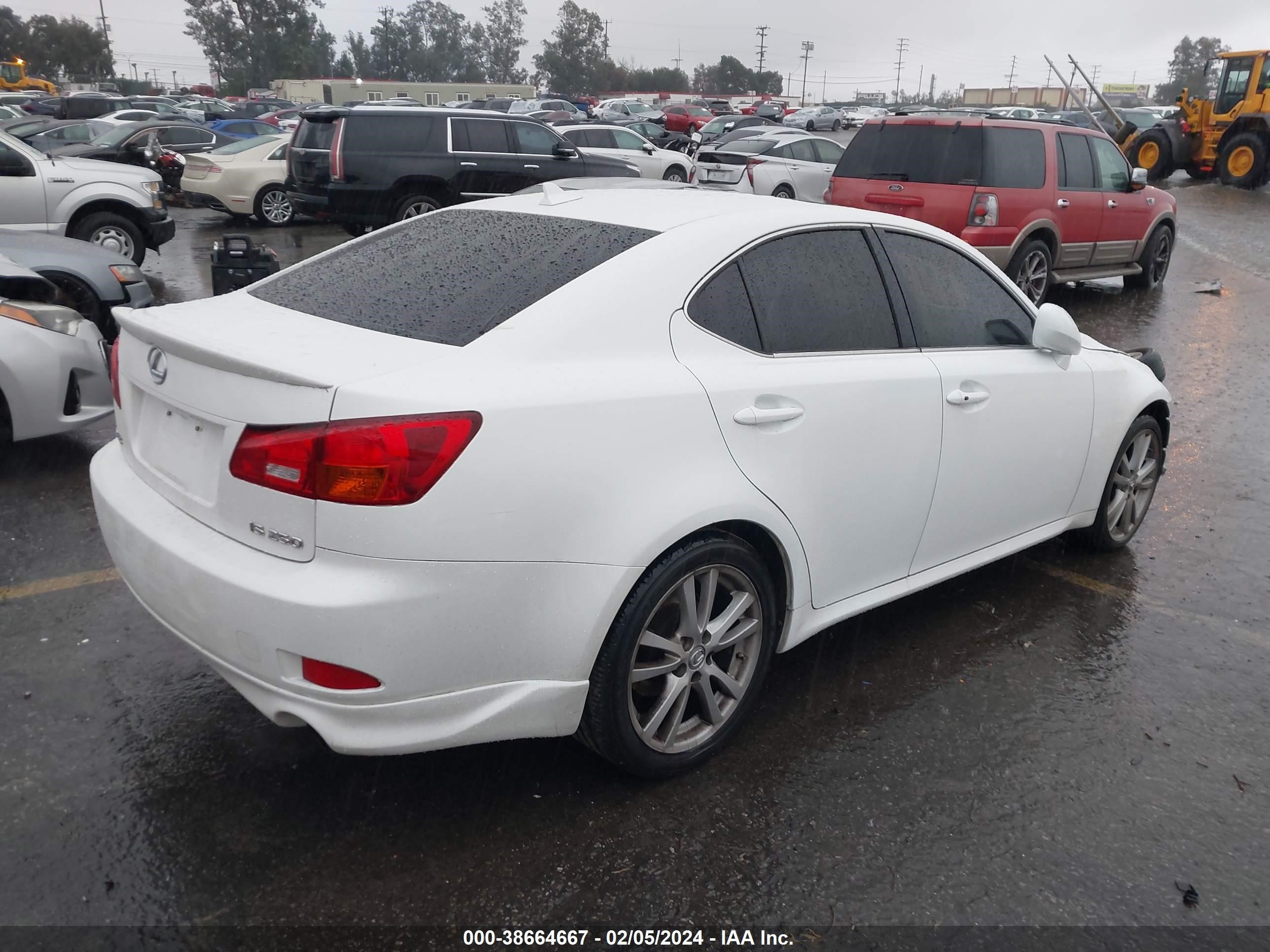 Photo 3 VIN: JTHBK262072045590 - LEXUS IS 