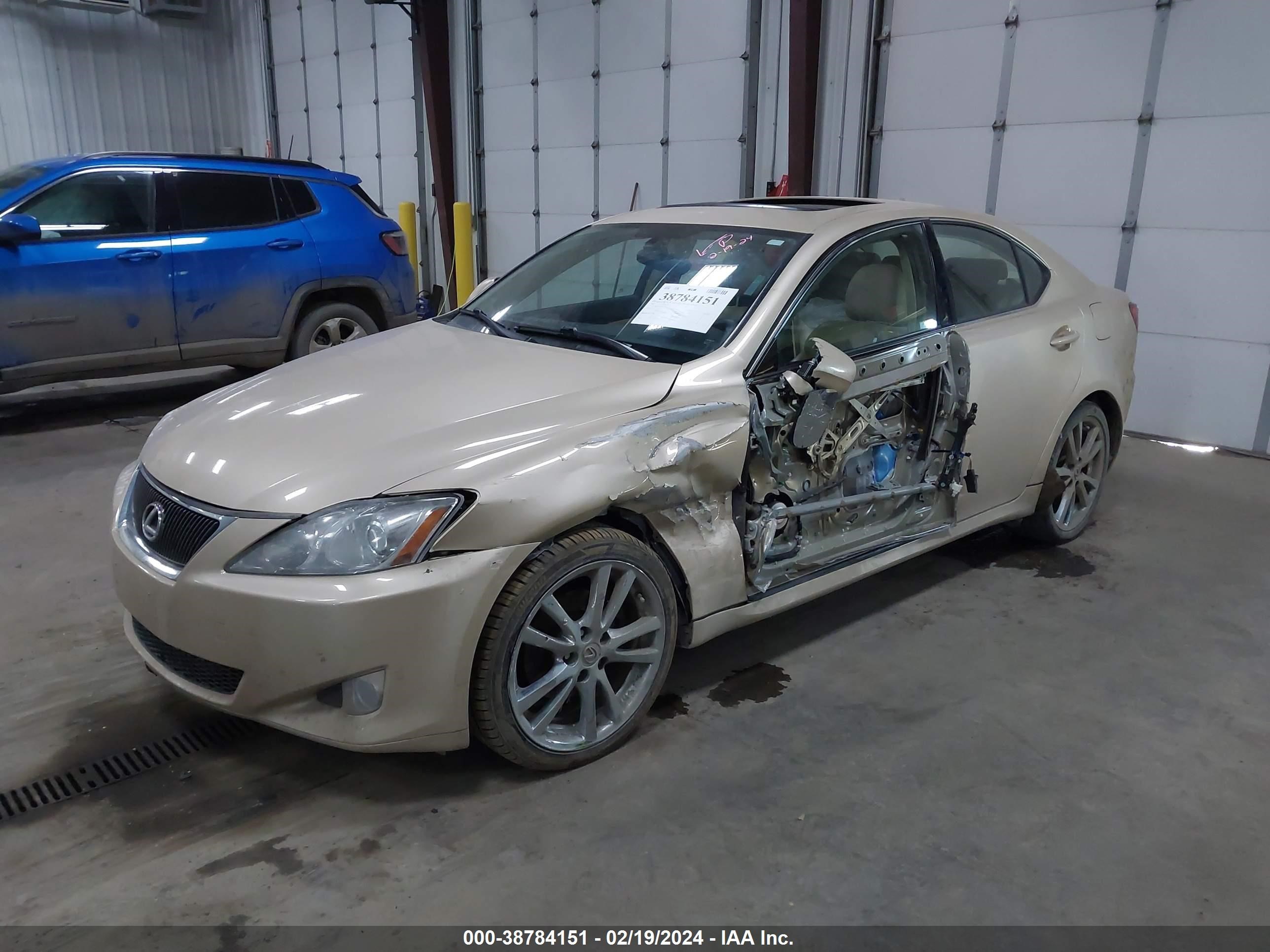 Photo 1 VIN: JTHBK262082073424 - LEXUS IS 