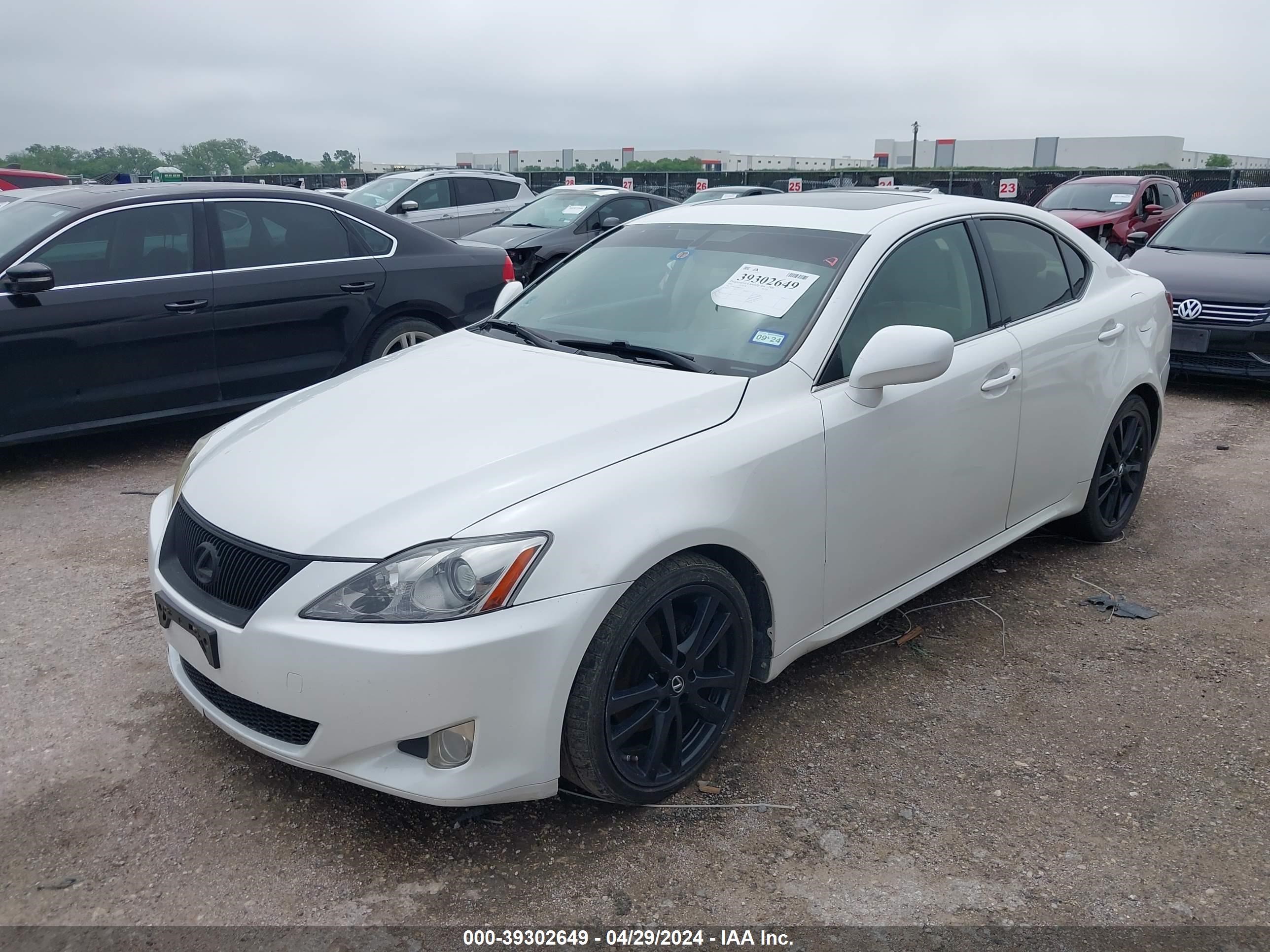 Photo 5 VIN: JTHBK262082076002 - LEXUS IS 