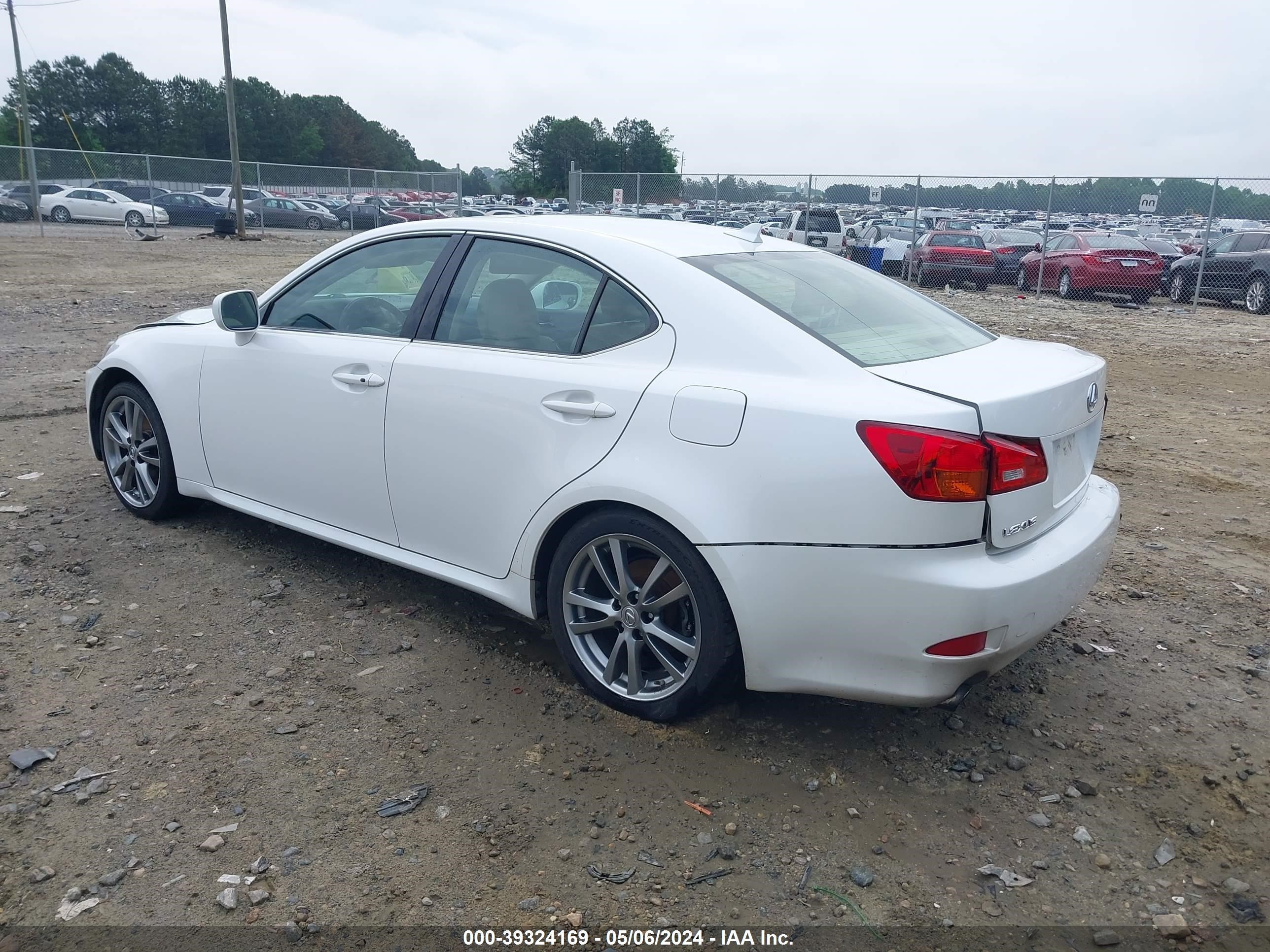 Photo 2 VIN: JTHBK262082078543 - LEXUS IS 