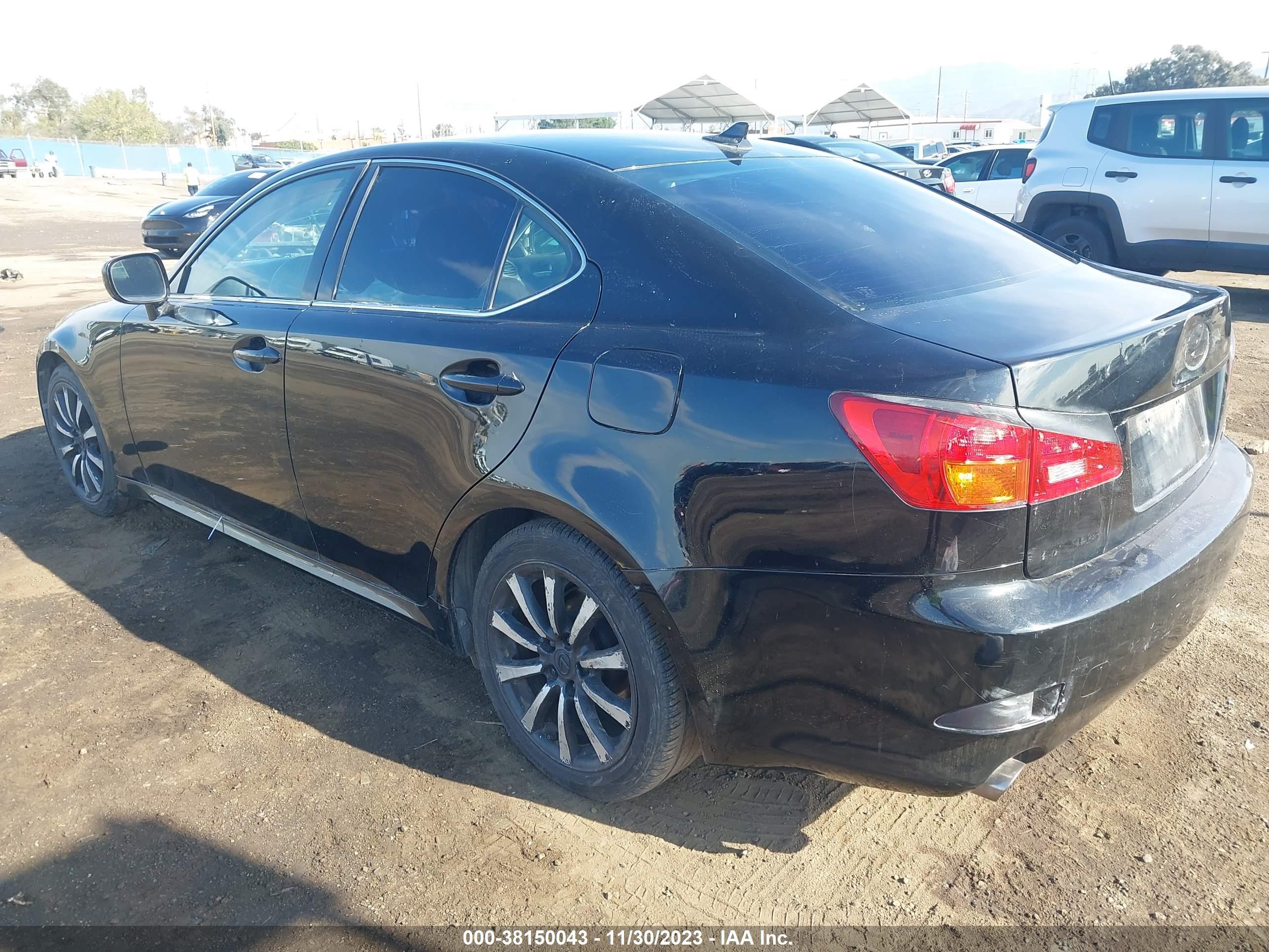 Photo 2 VIN: JTHBK262085073468 - LEXUS IS 