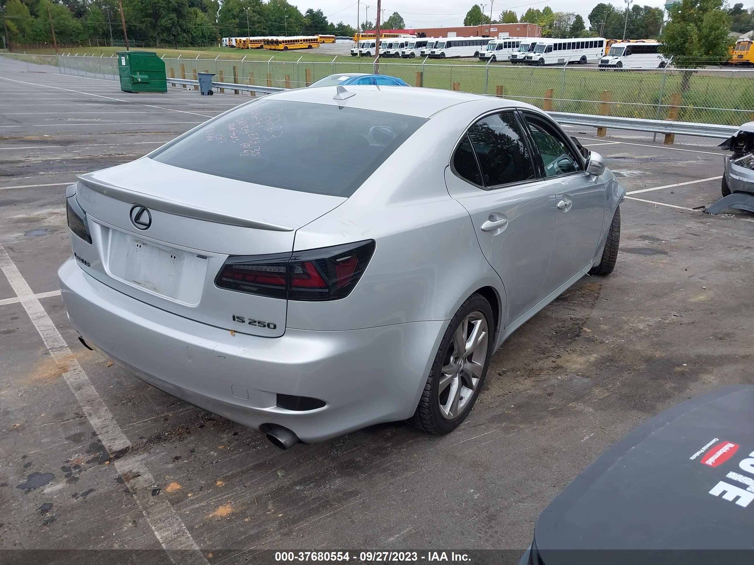 Photo 3 VIN: JTHBK262092093092 - LEXUS IS 