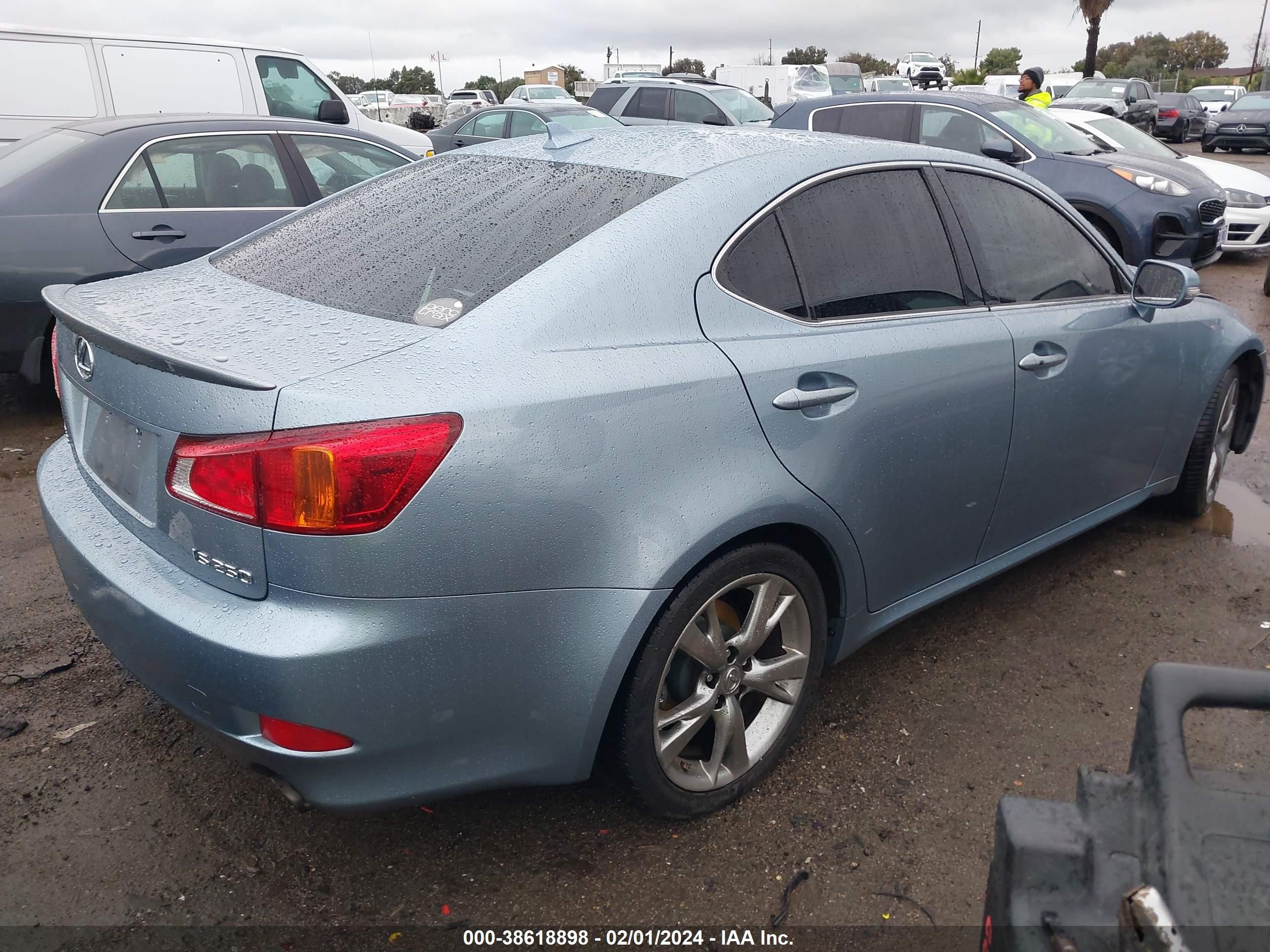 Photo 3 VIN: JTHBK262095106888 - LEXUS IS 