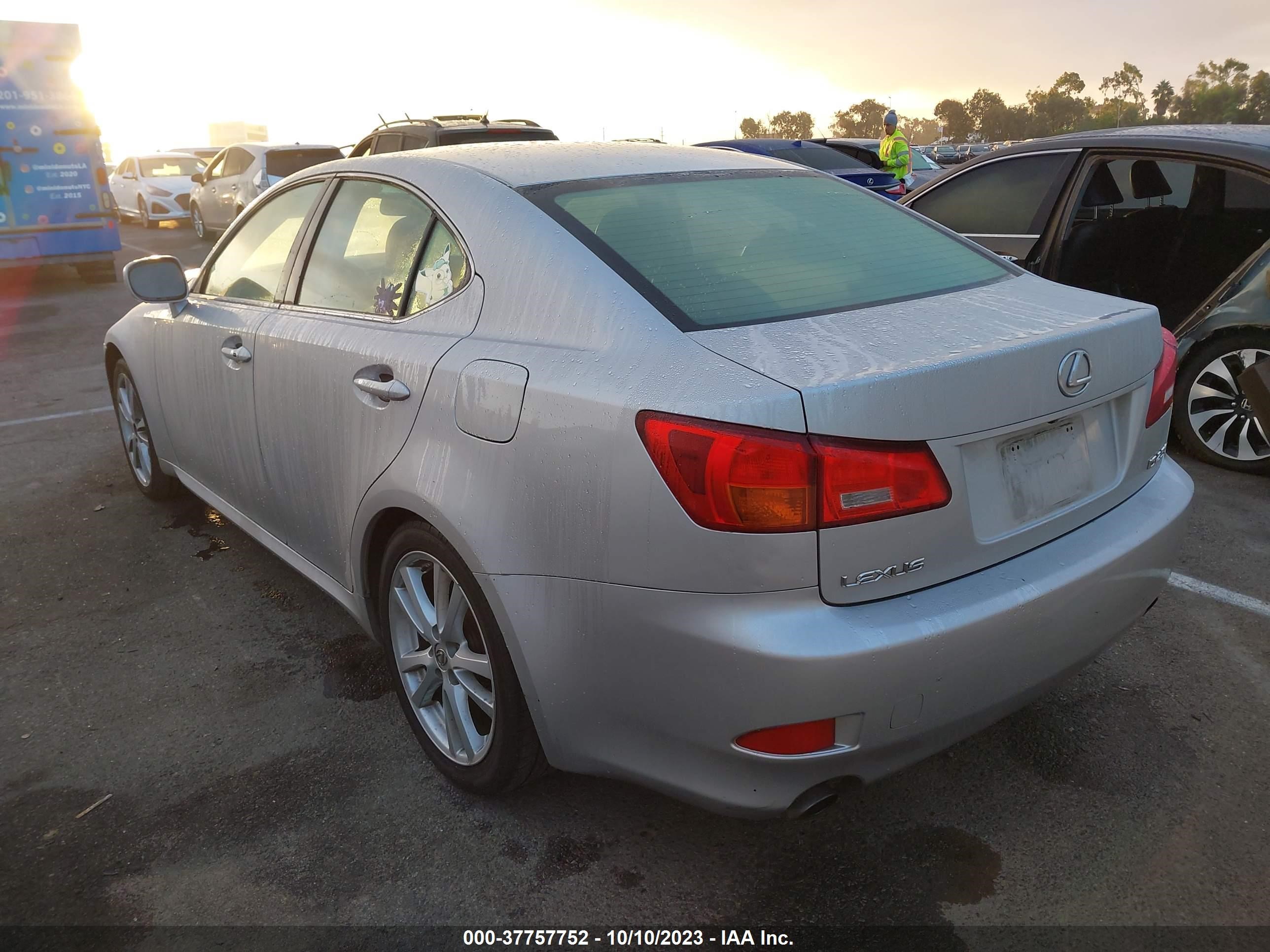 Photo 2 VIN: JTHBK262165015446 - LEXUS IS 