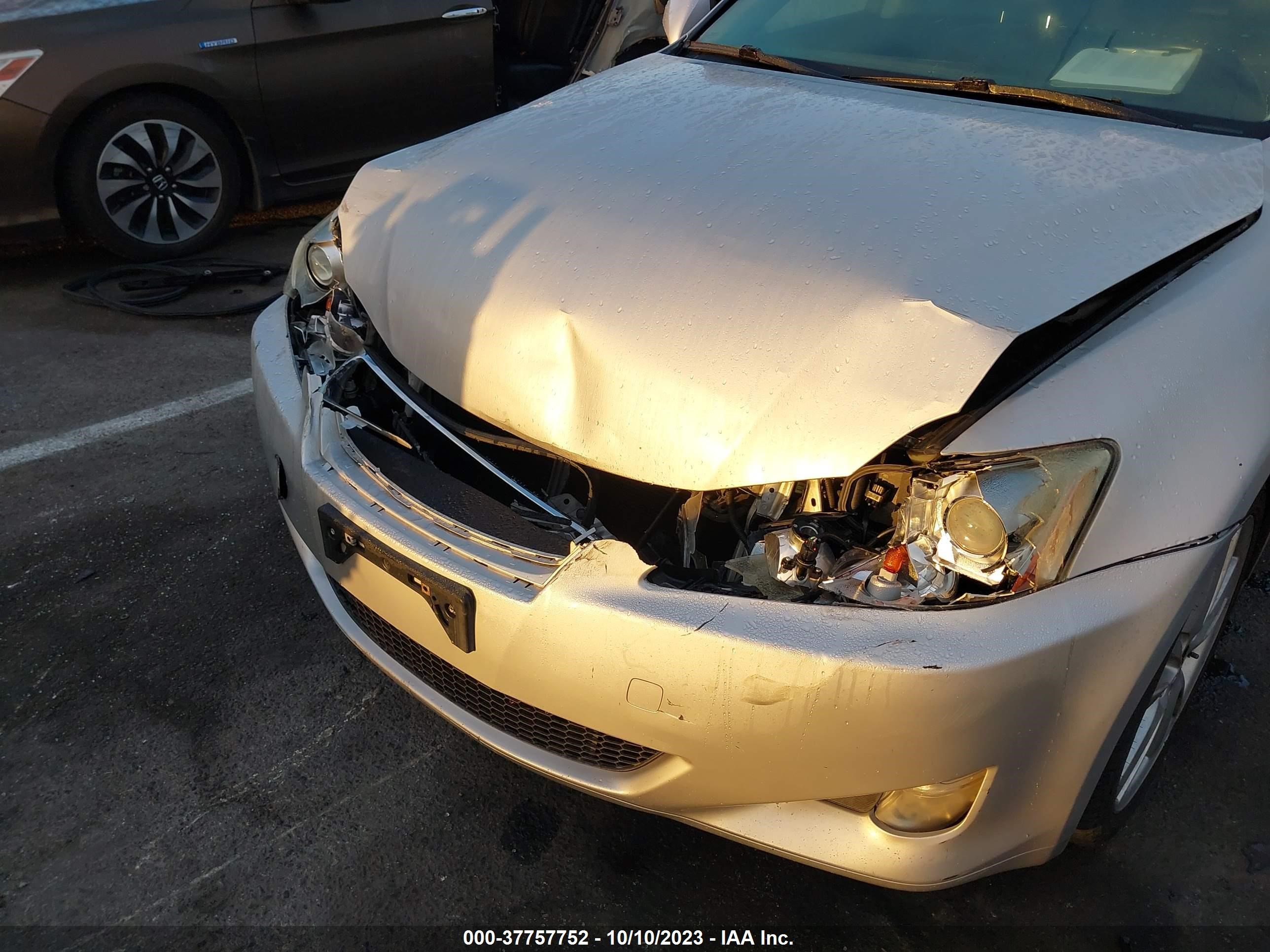 Photo 5 VIN: JTHBK262165015446 - LEXUS IS 