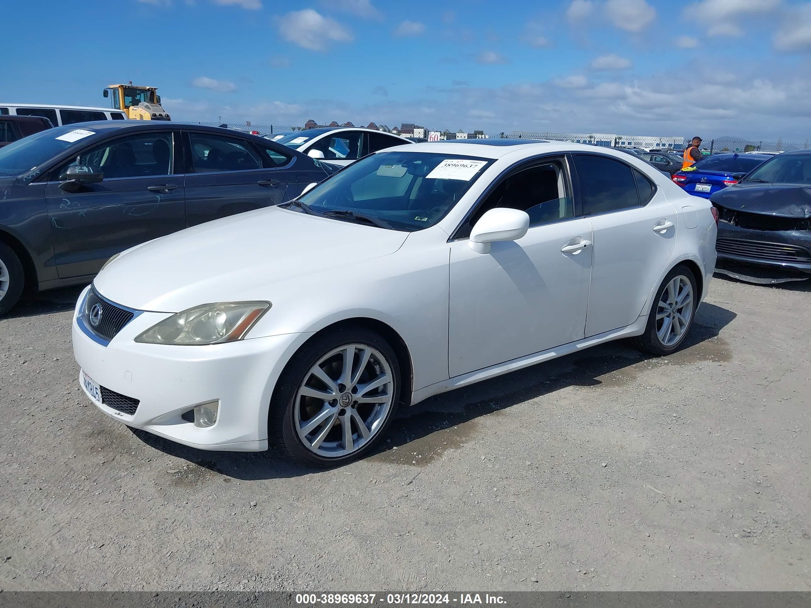 Photo 1 VIN: JTHBK262172026580 - LEXUS IS 