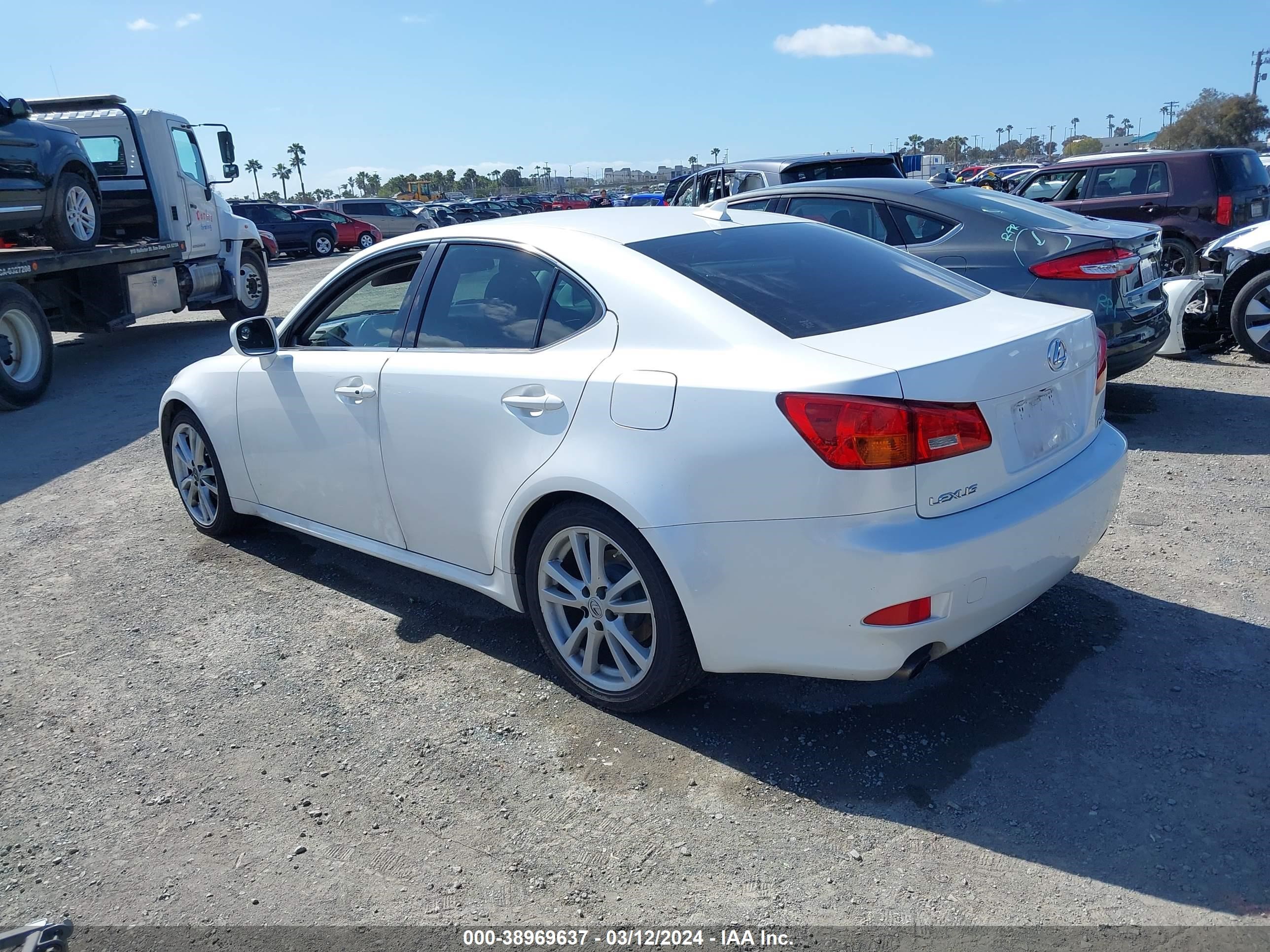 Photo 2 VIN: JTHBK262172026580 - LEXUS IS 