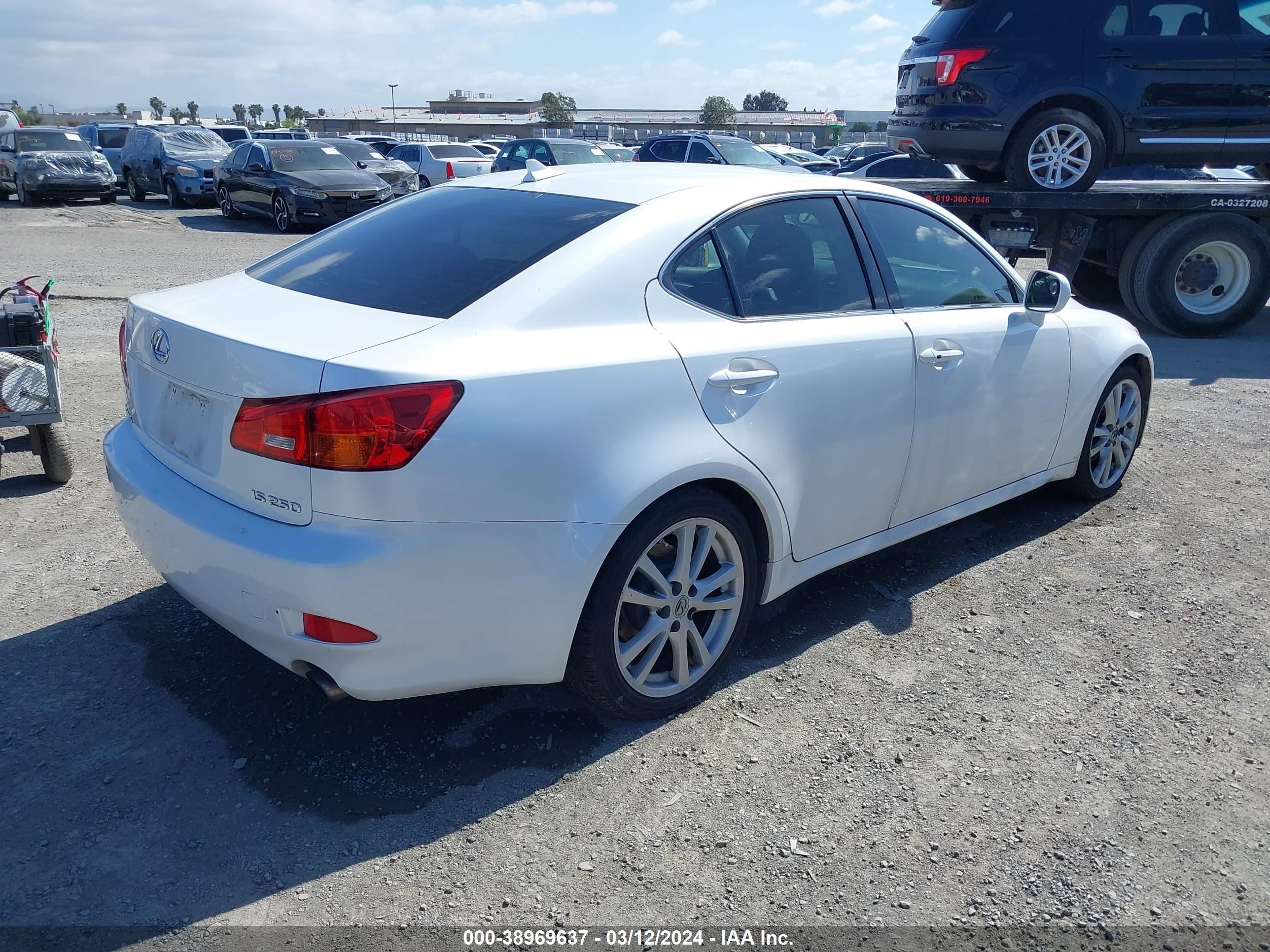 Photo 3 VIN: JTHBK262172026580 - LEXUS IS 