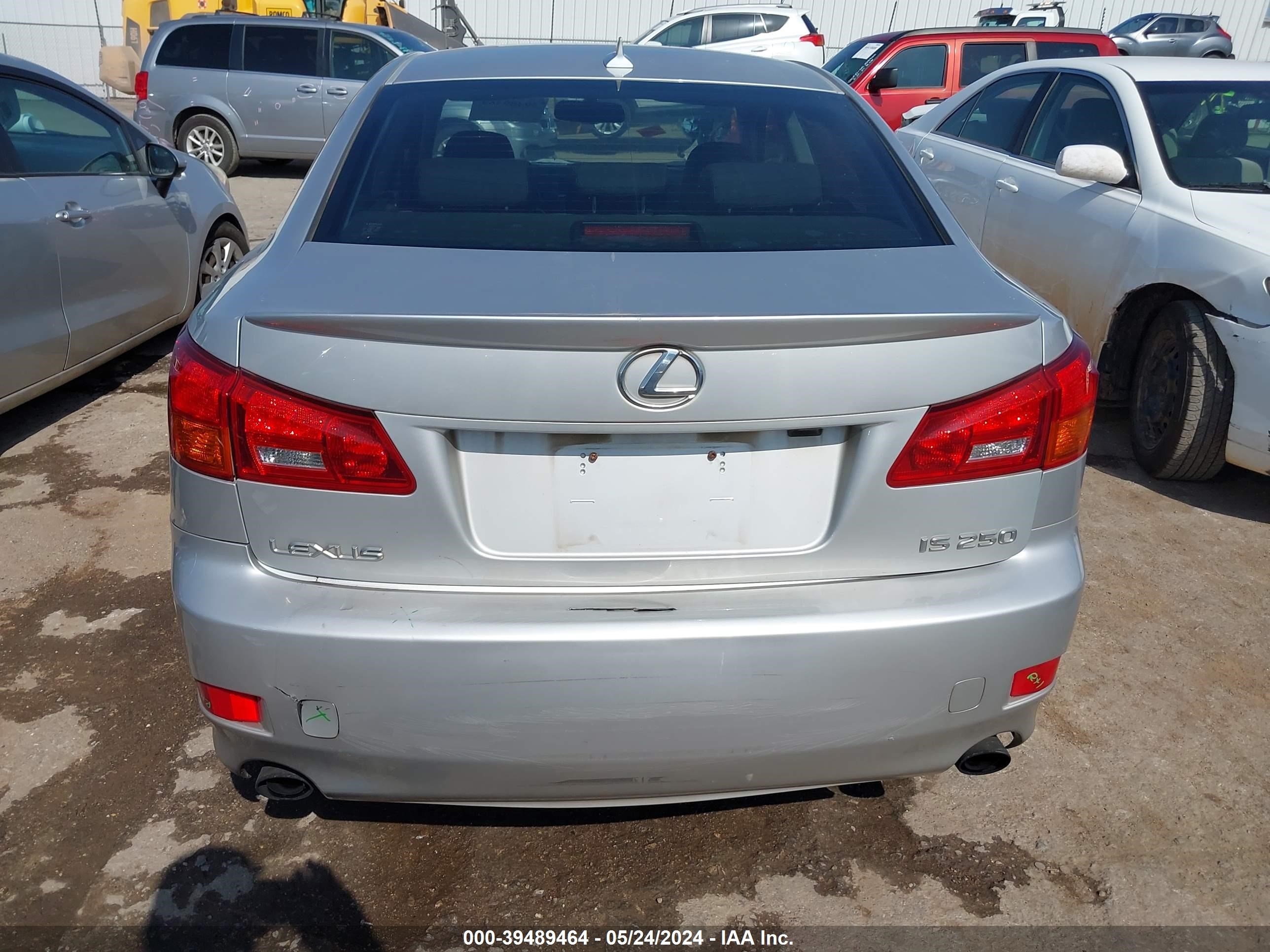 Photo 15 VIN: JTHBK262172029883 - LEXUS IS 