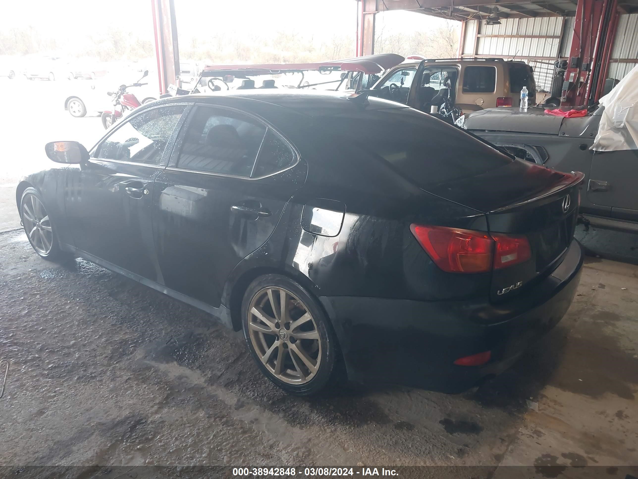 Photo 2 VIN: JTHBK262172038275 - LEXUS IS 