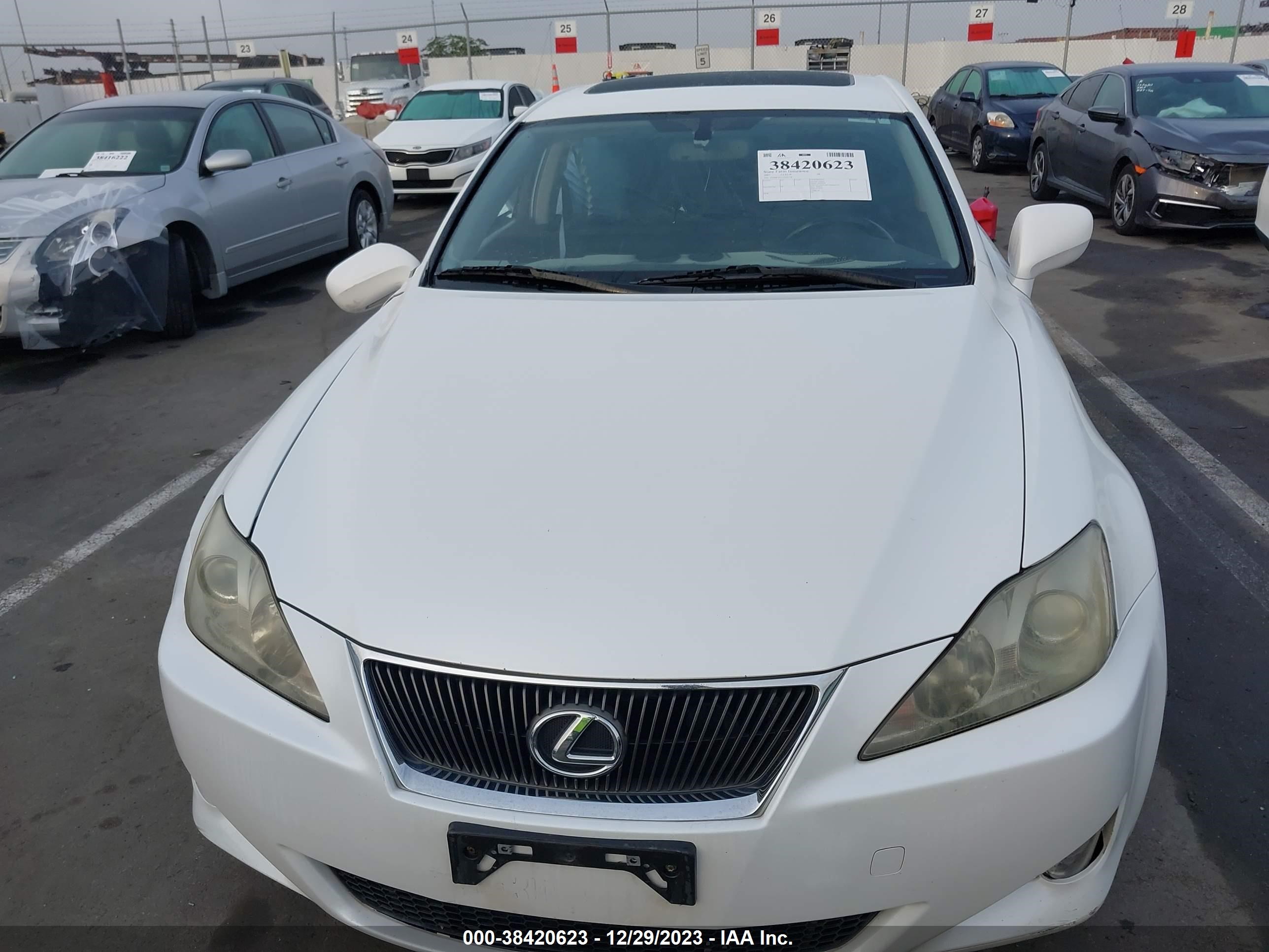 Photo 11 VIN: JTHBK262175050778 - LEXUS IS 