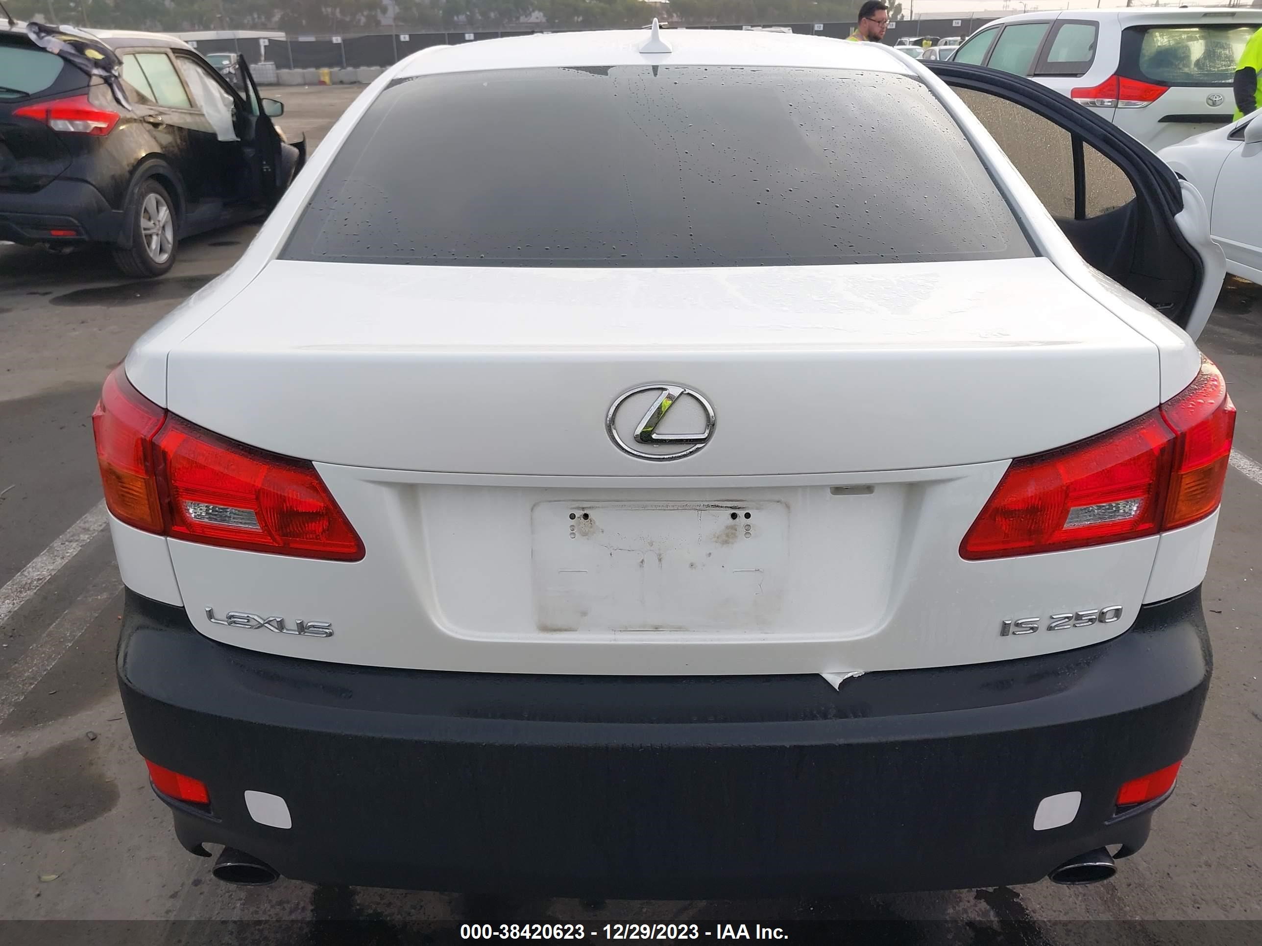 Photo 15 VIN: JTHBK262175050778 - LEXUS IS 