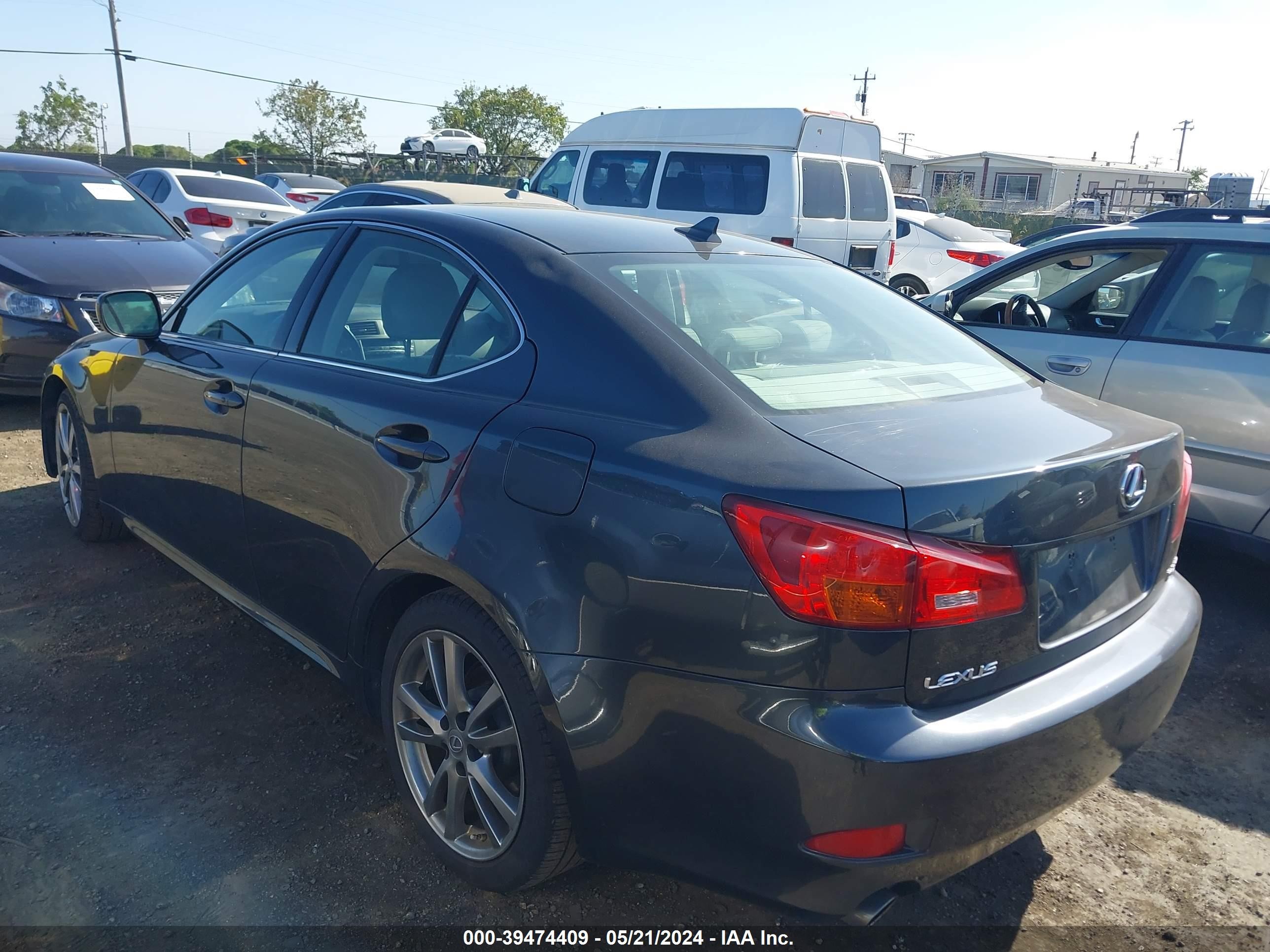 Photo 2 VIN: JTHBK262182065316 - LEXUS IS 