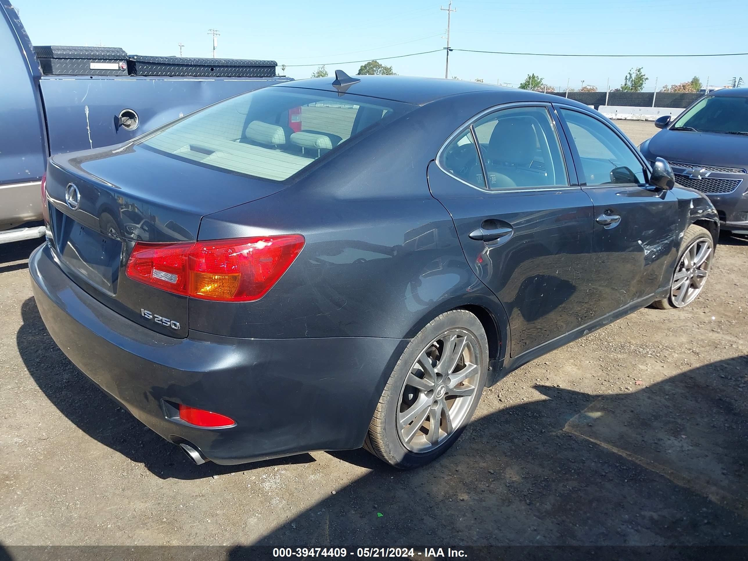 Photo 3 VIN: JTHBK262182065316 - LEXUS IS 