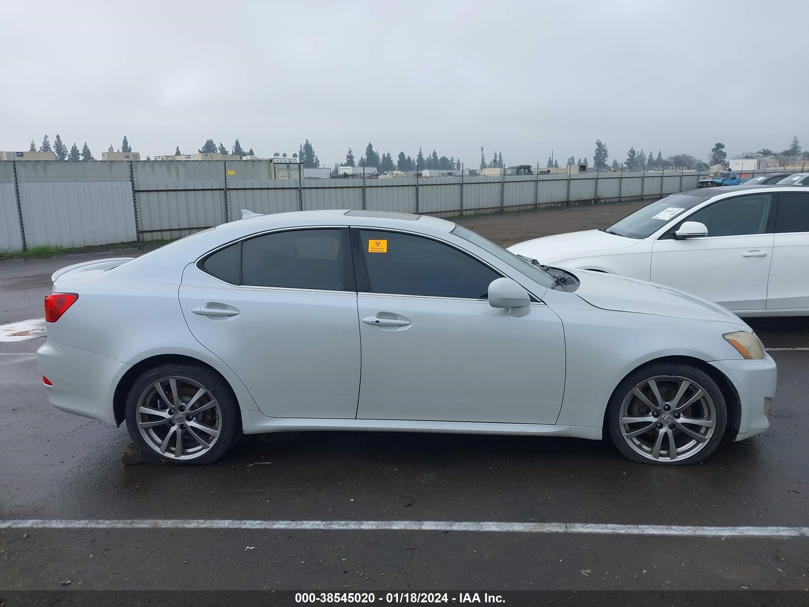 Photo 13 VIN: JTHBK262185084284 - LEXUS IS 