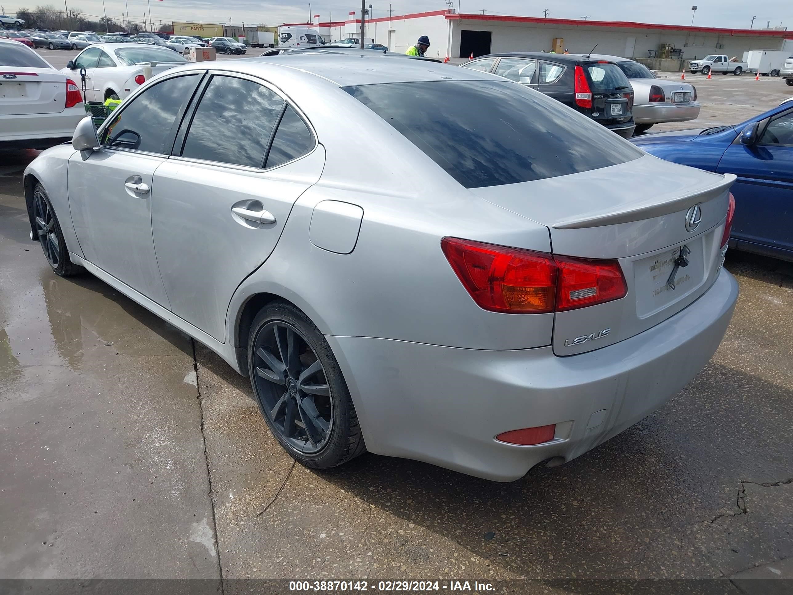 Photo 2 VIN: JTHBK262265007551 - LEXUS IS 