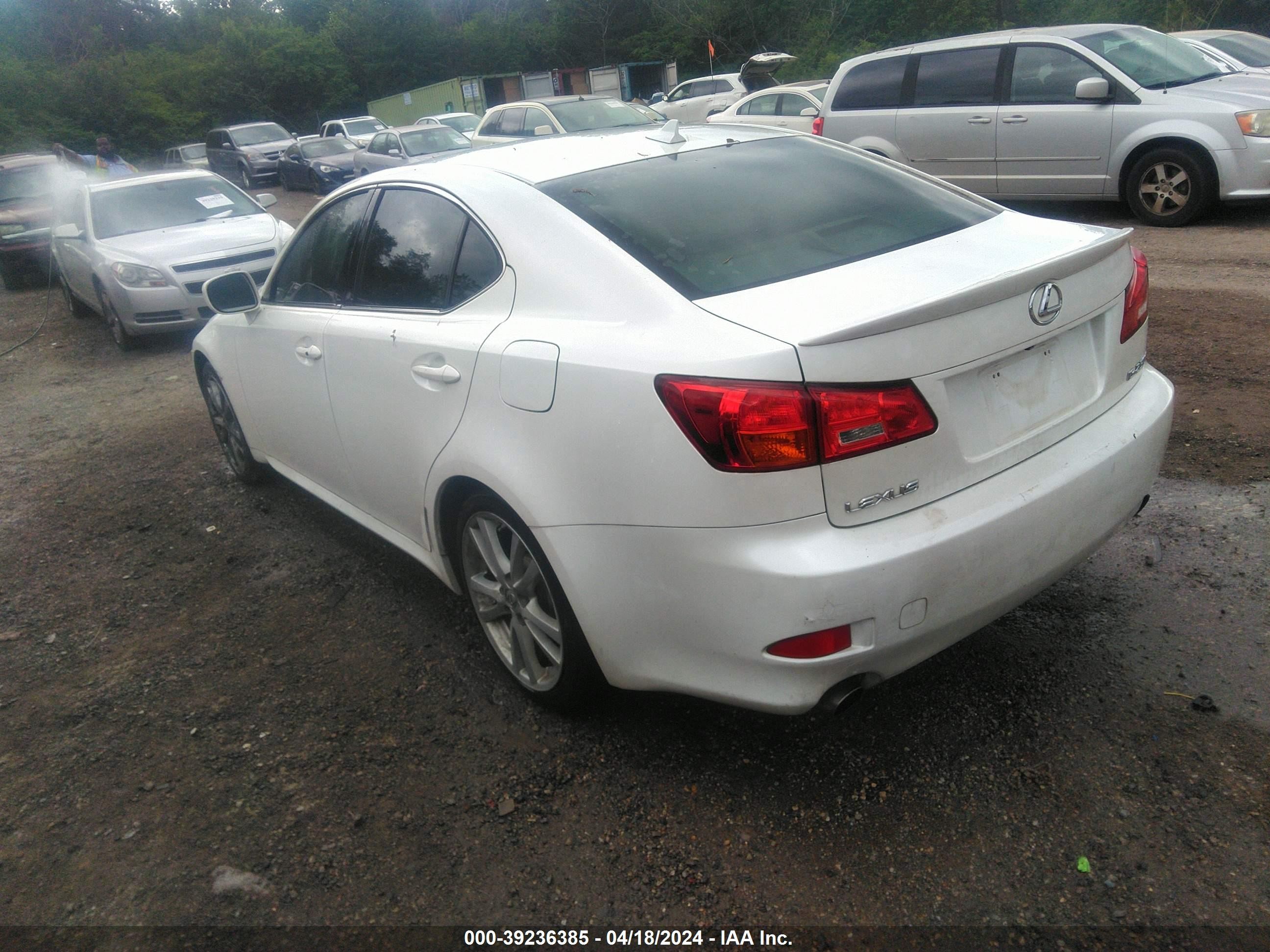 Photo 2 VIN: JTHBK262272040911 - LEXUS IS 