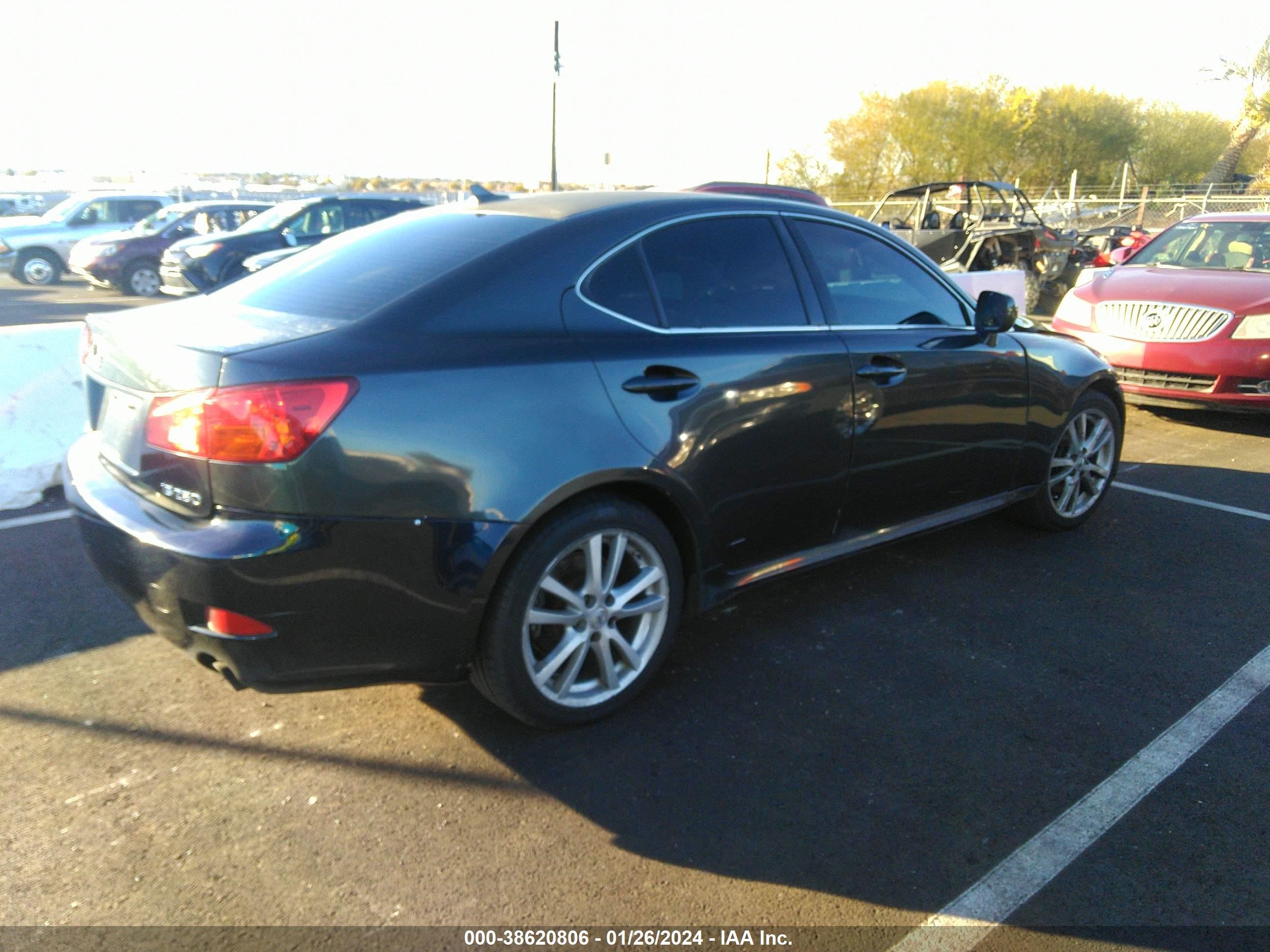 Photo 3 VIN: JTHBK262275046898 - LEXUS IS 