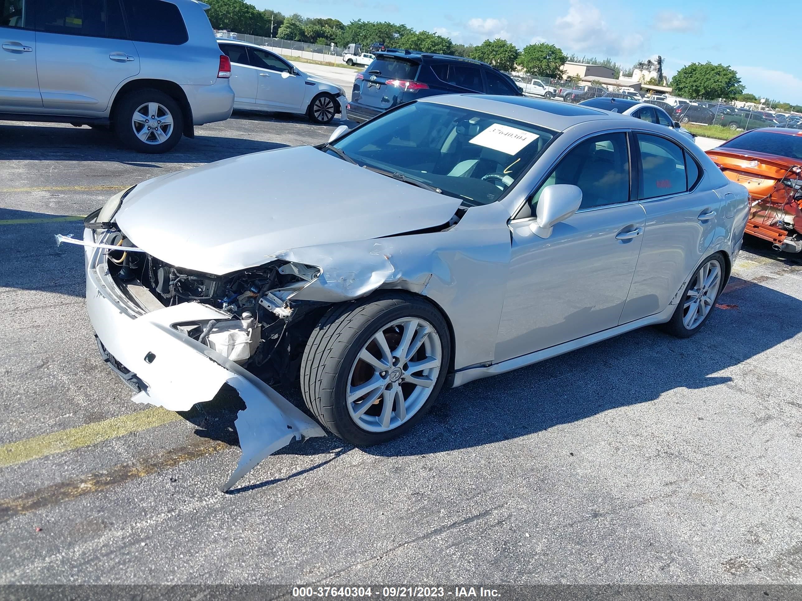 Photo 1 VIN: JTHBK262275050773 - LEXUS IS 