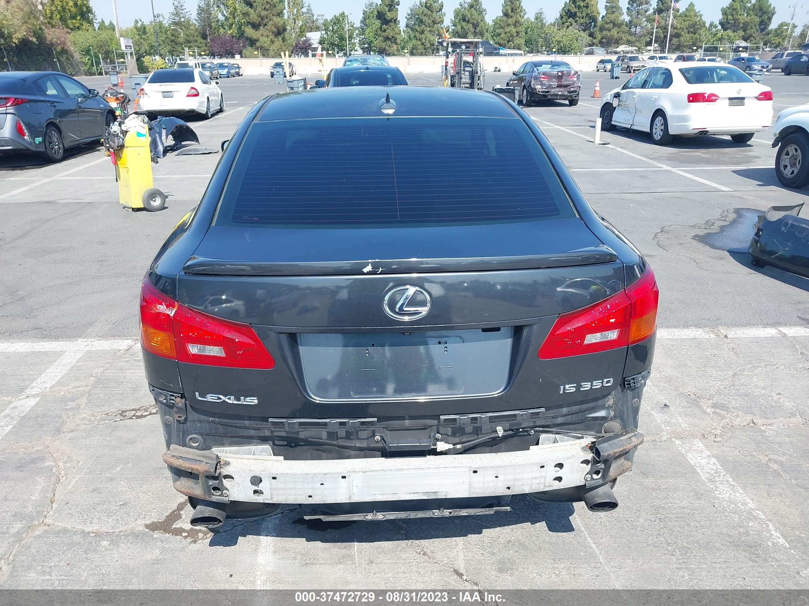 Photo 16 VIN: JTHBK262285079045 - LEXUS IS 