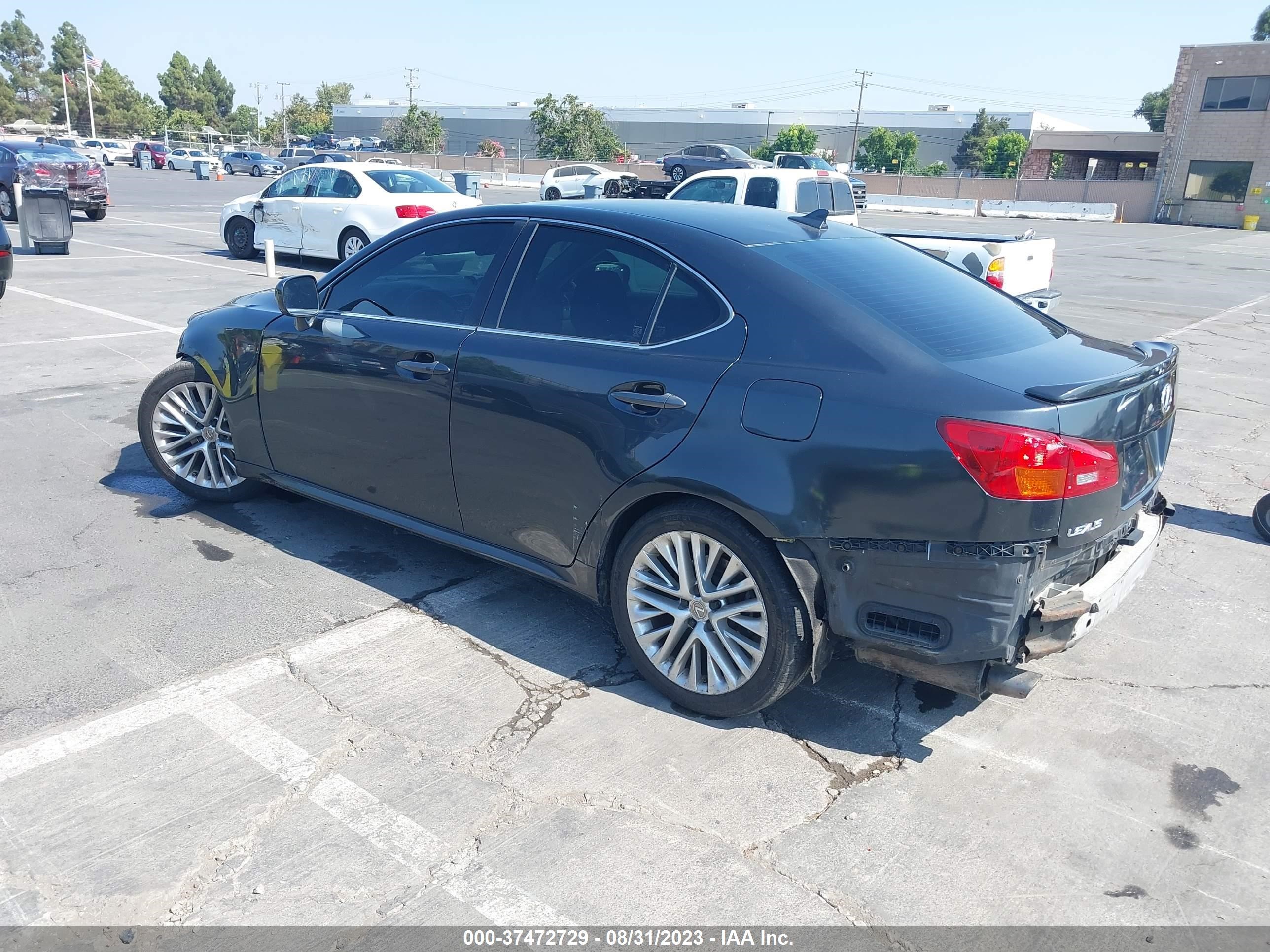 Photo 2 VIN: JTHBK262285079045 - LEXUS IS 