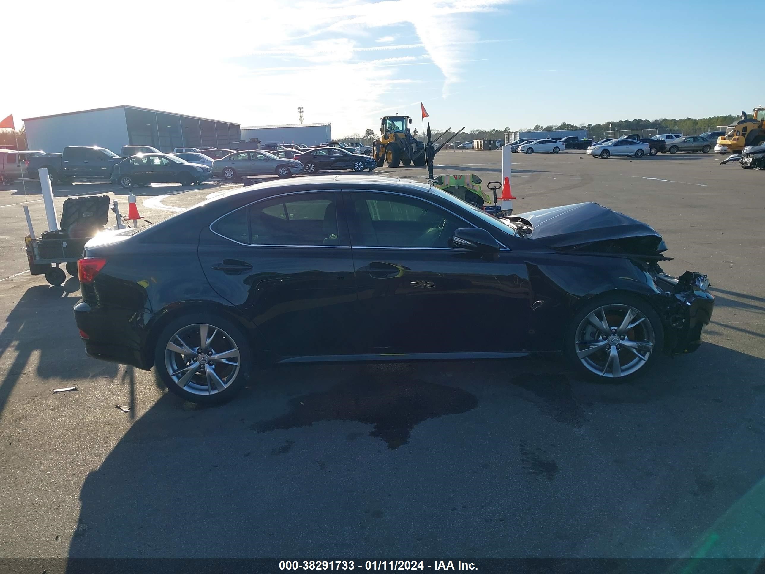 Photo 13 VIN: JTHBK262295094470 - LEXUS IS 