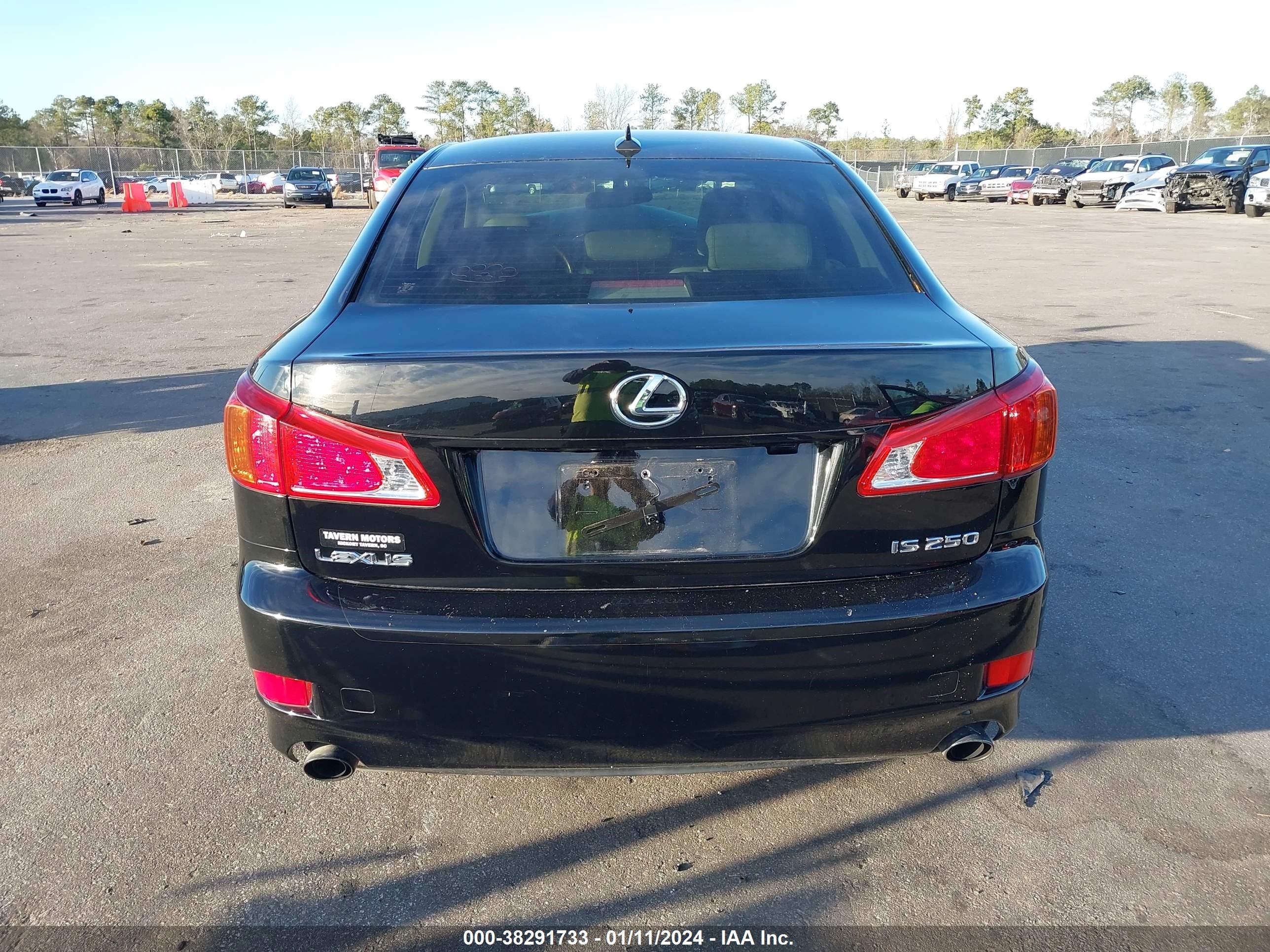 Photo 16 VIN: JTHBK262295094470 - LEXUS IS 