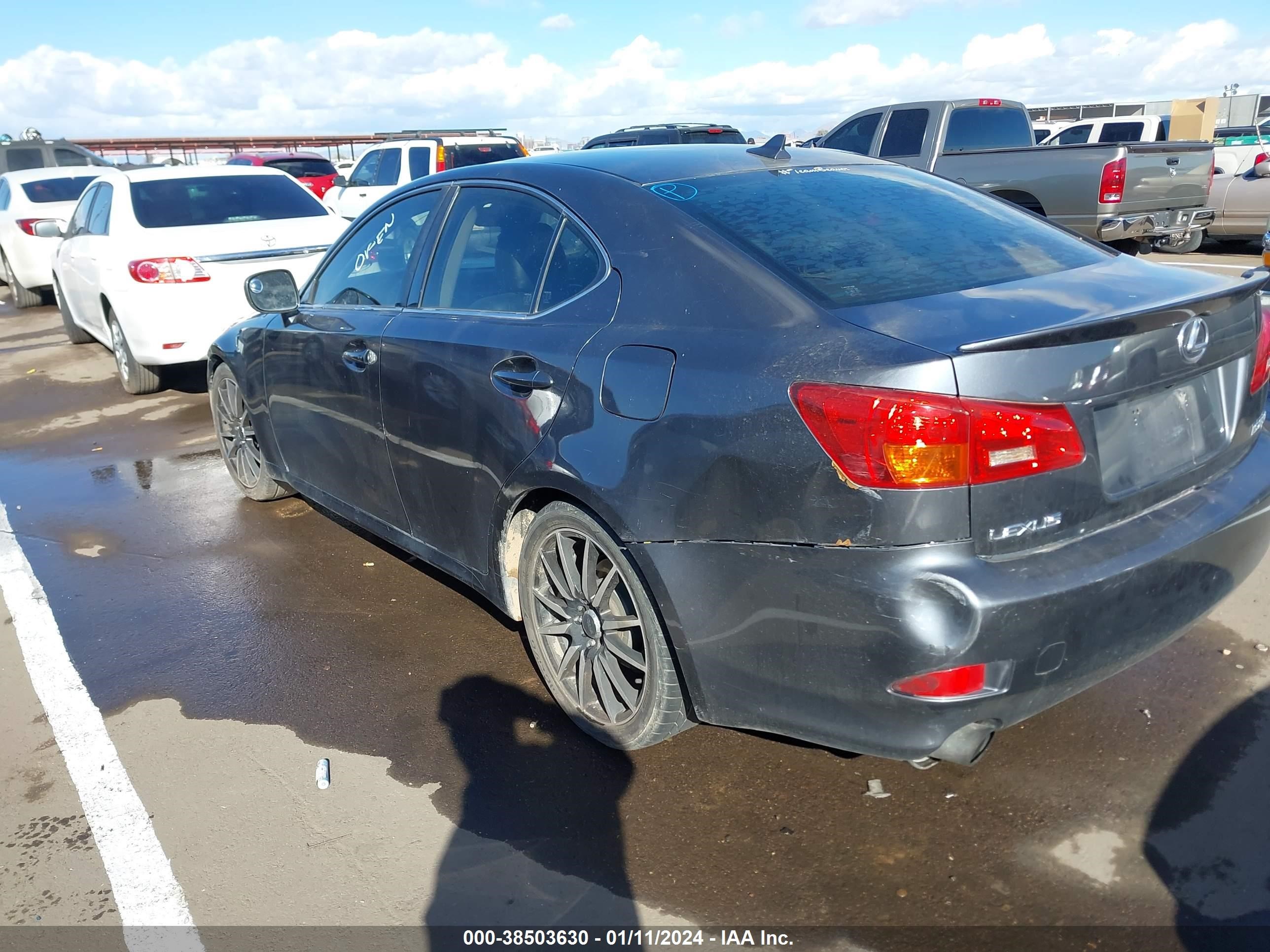 Photo 2 VIN: JTHBK262372033241 - LEXUS IS 