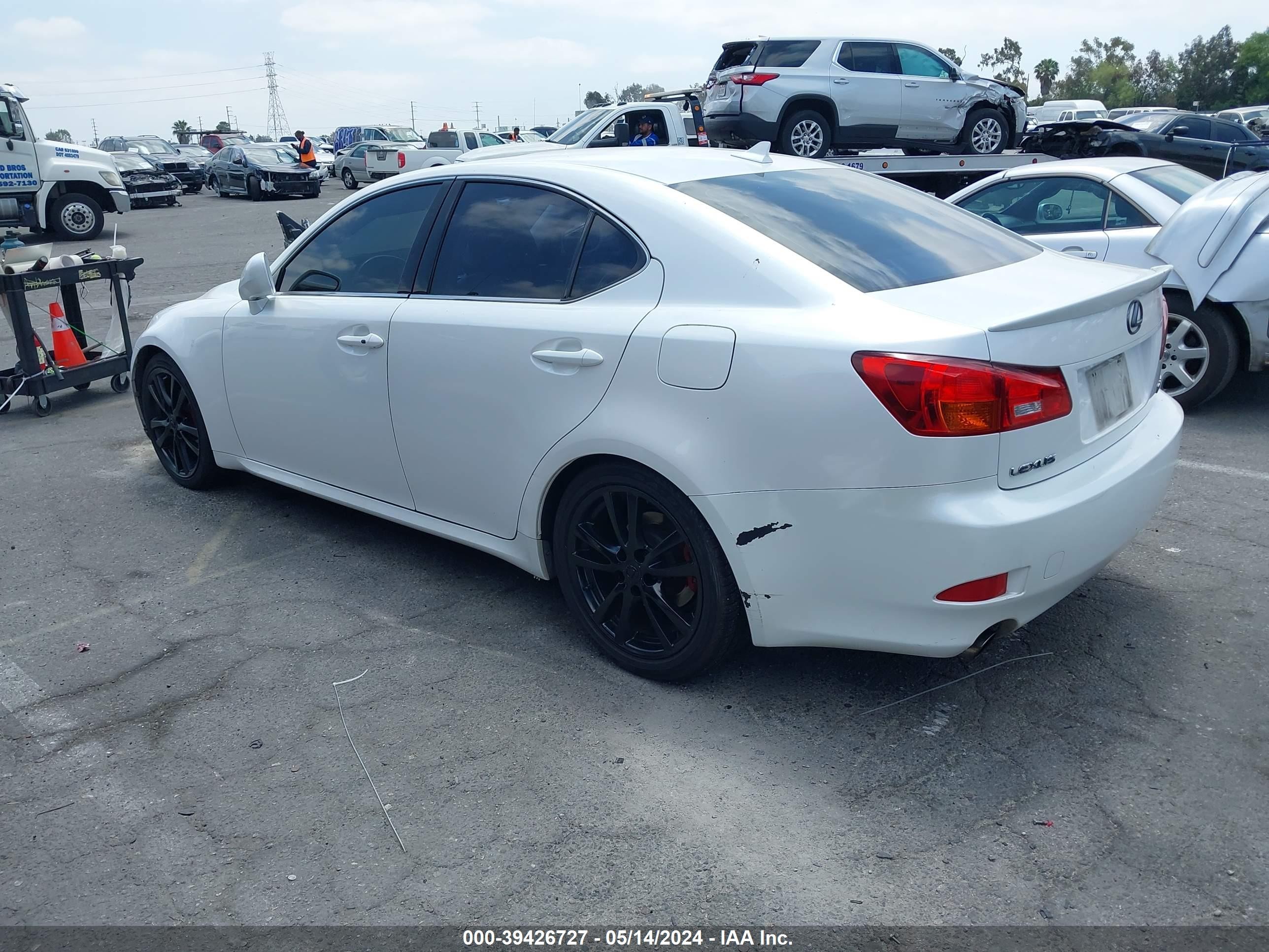 Photo 2 VIN: JTHBK262385057104 - LEXUS IS 