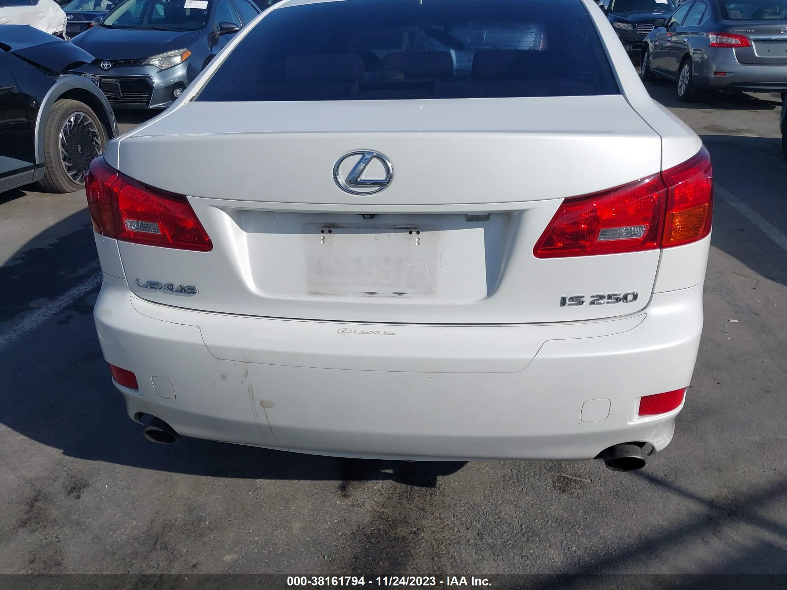 Photo 15 VIN: JTHBK262385063422 - LEXUS IS 