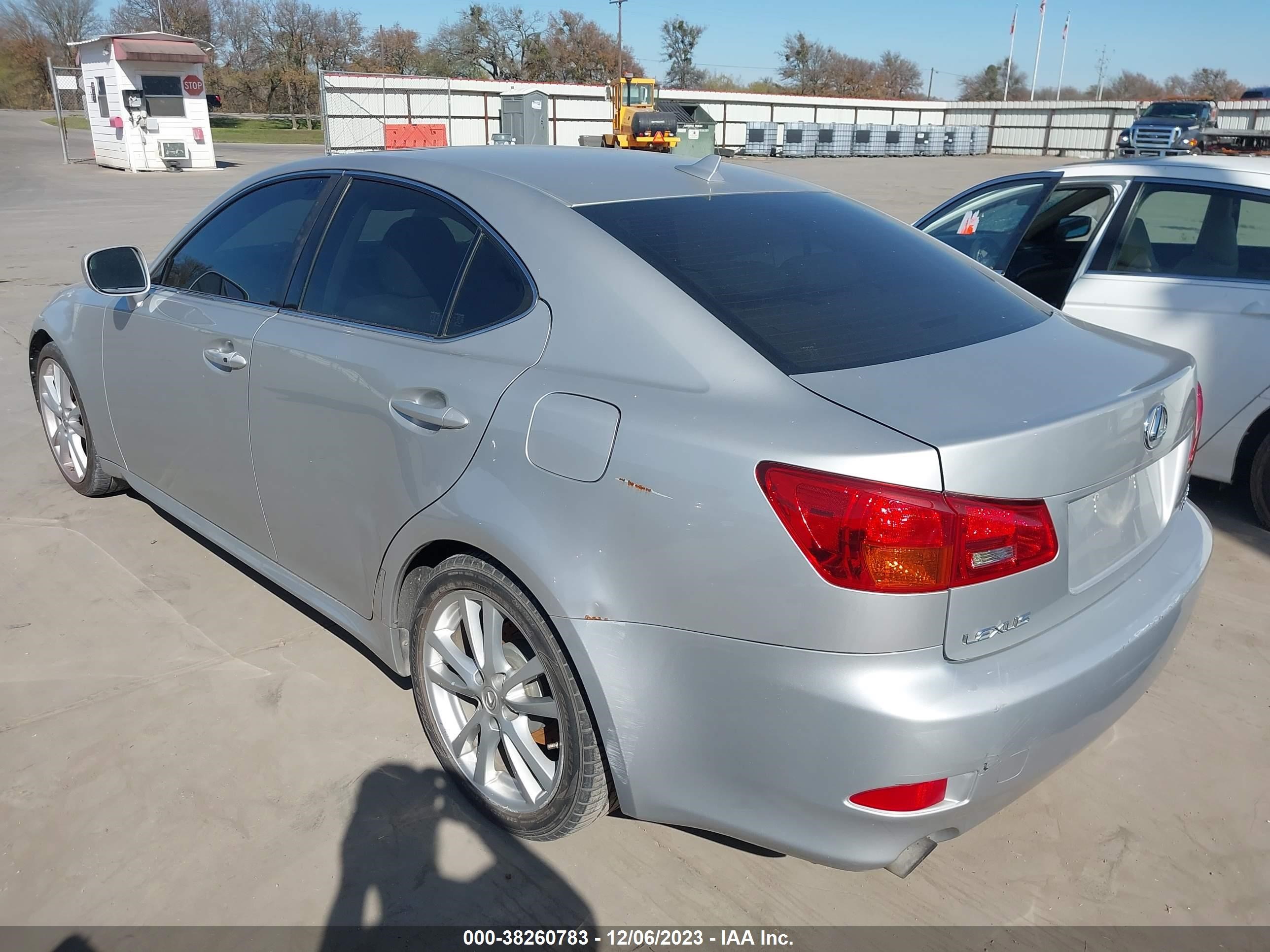 Photo 2 VIN: JTHBK262472033698 - LEXUS IS 