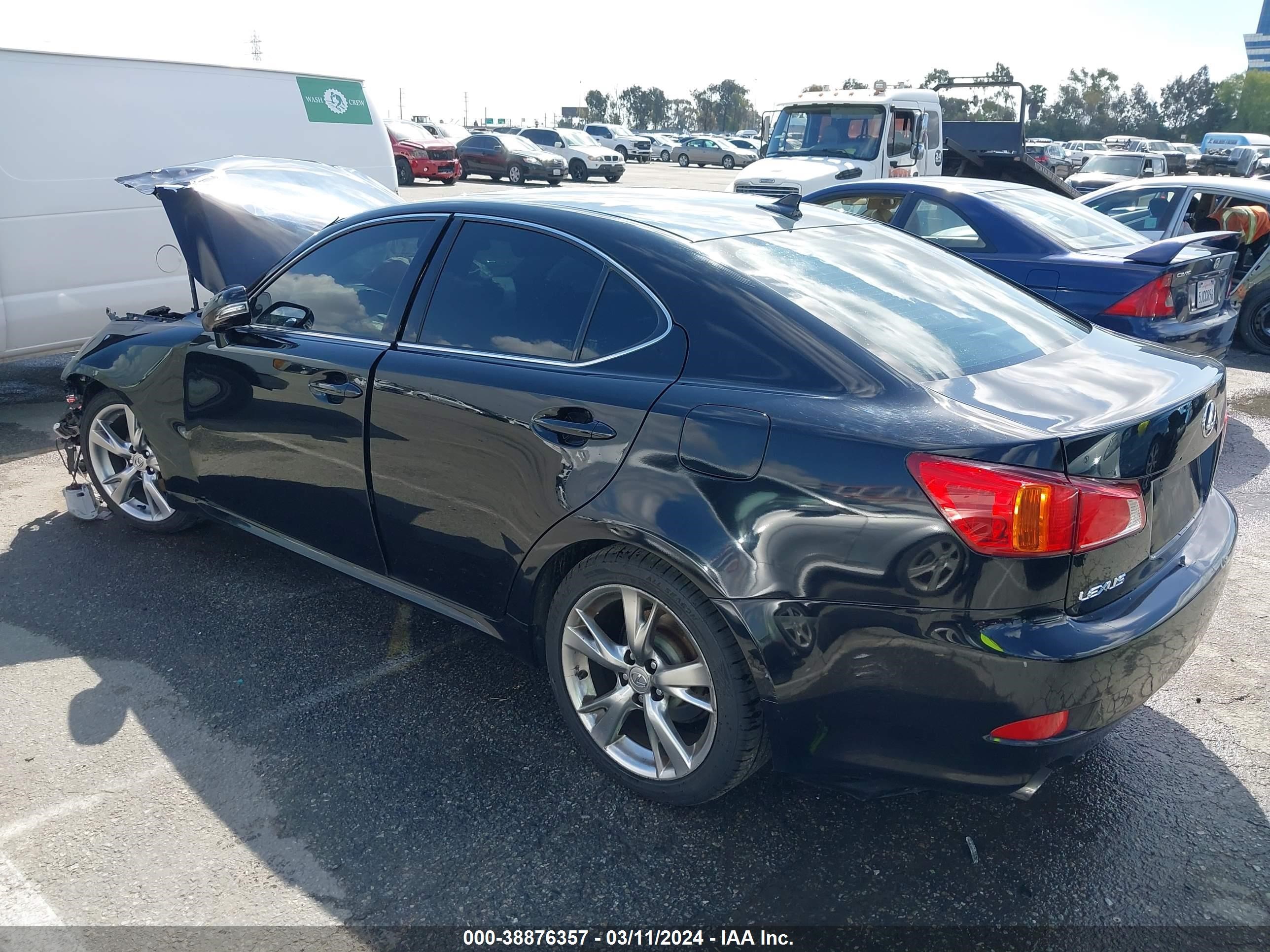 Photo 2 VIN: JTHBK262495096639 - LEXUS IS 