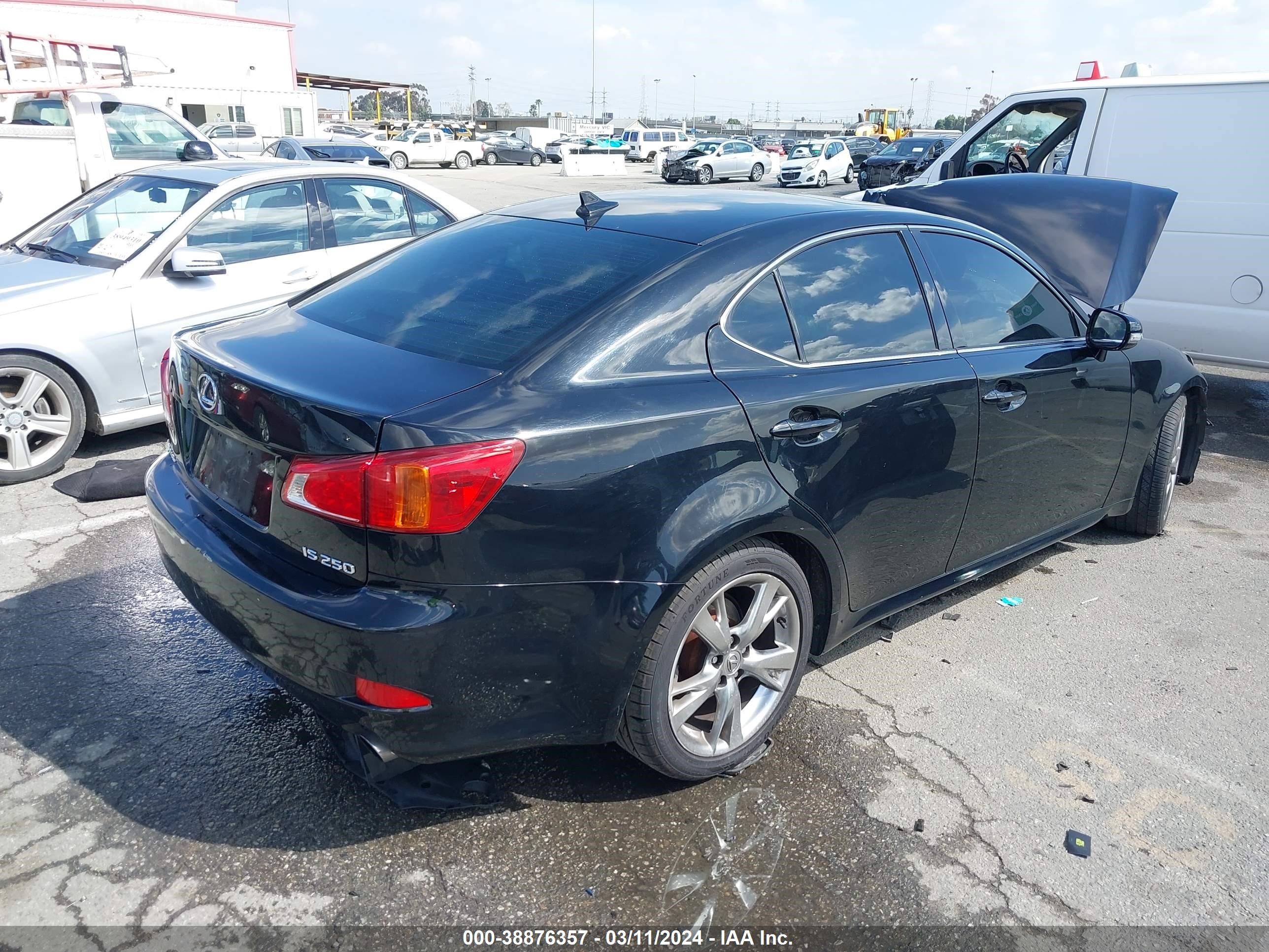 Photo 3 VIN: JTHBK262495096639 - LEXUS IS 