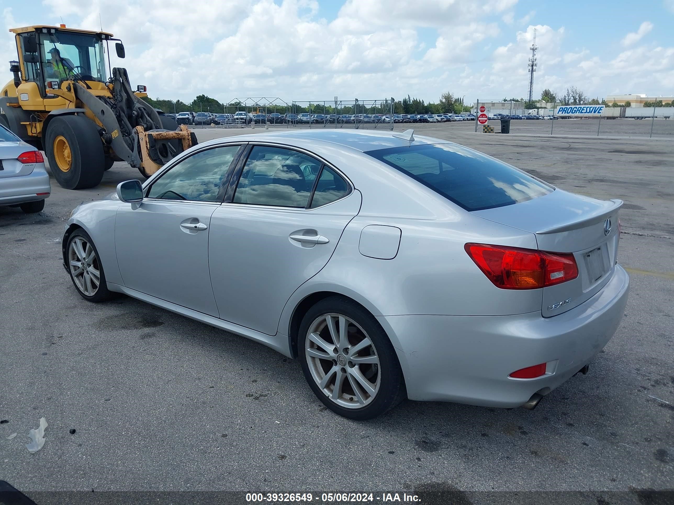 Photo 2 VIN: JTHBK262572044287 - LEXUS IS 