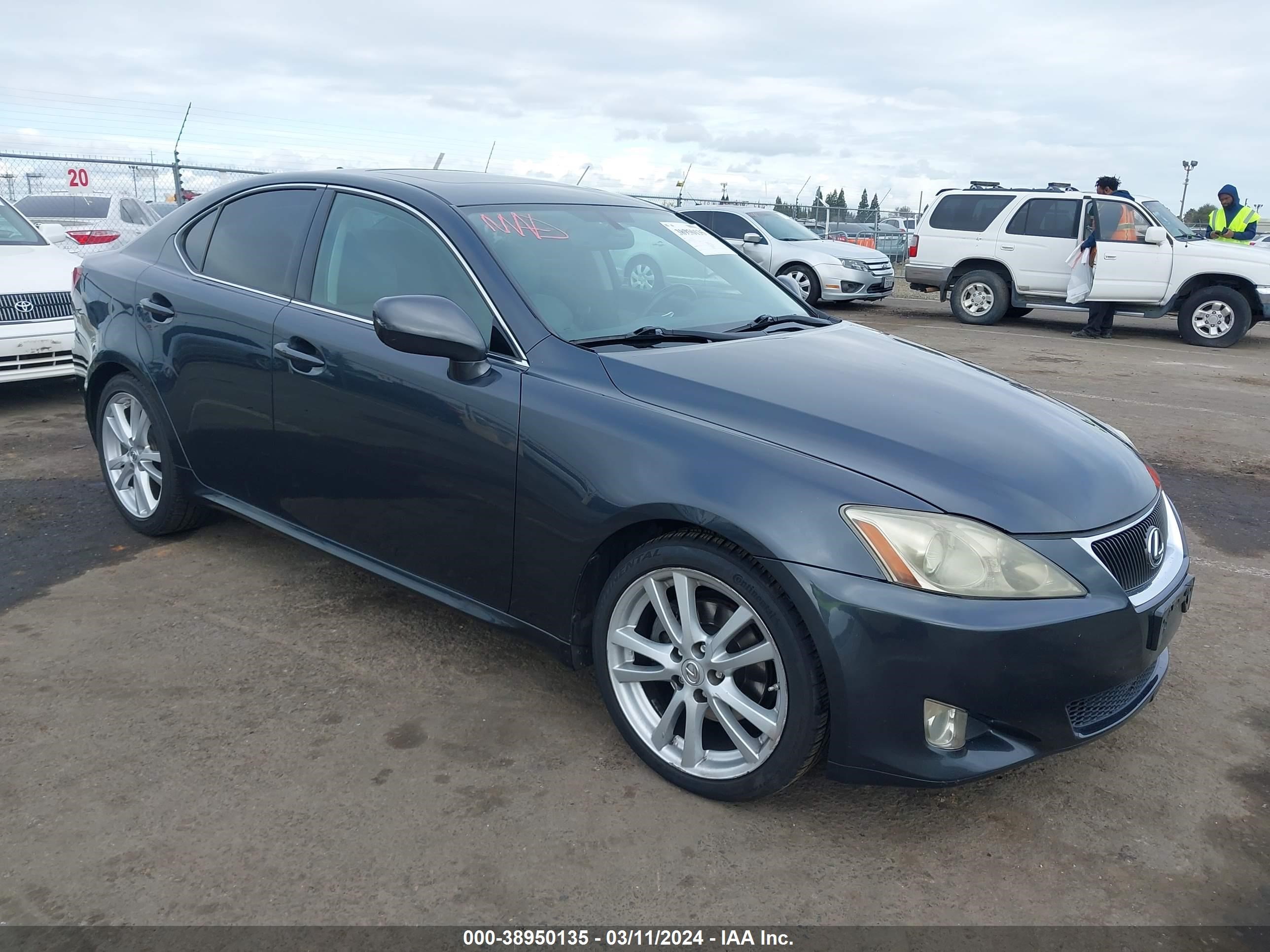 Photo 0 VIN: JTHBK262572045553 - LEXUS IS 