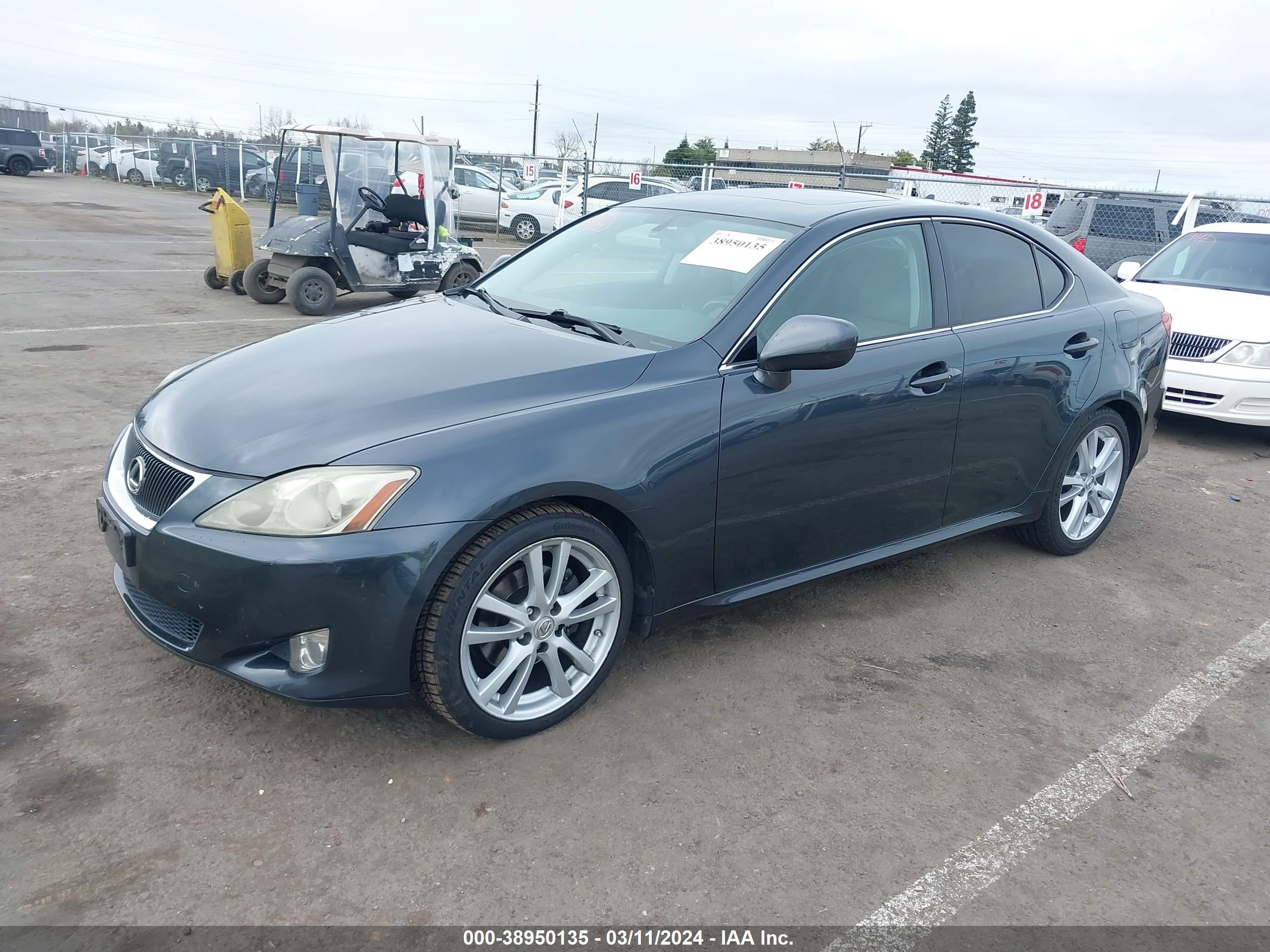 Photo 1 VIN: JTHBK262572045553 - LEXUS IS 