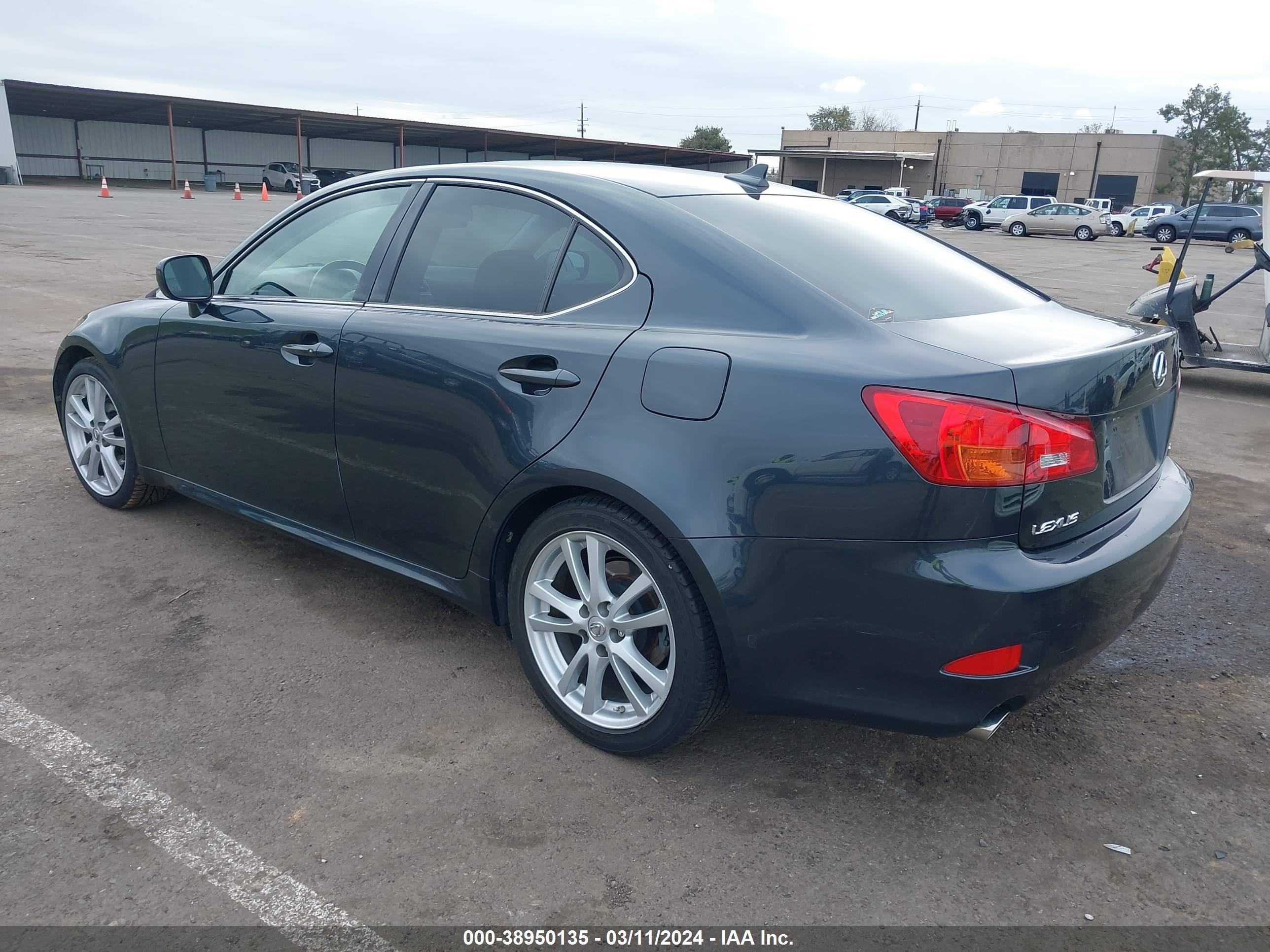 Photo 2 VIN: JTHBK262572045553 - LEXUS IS 