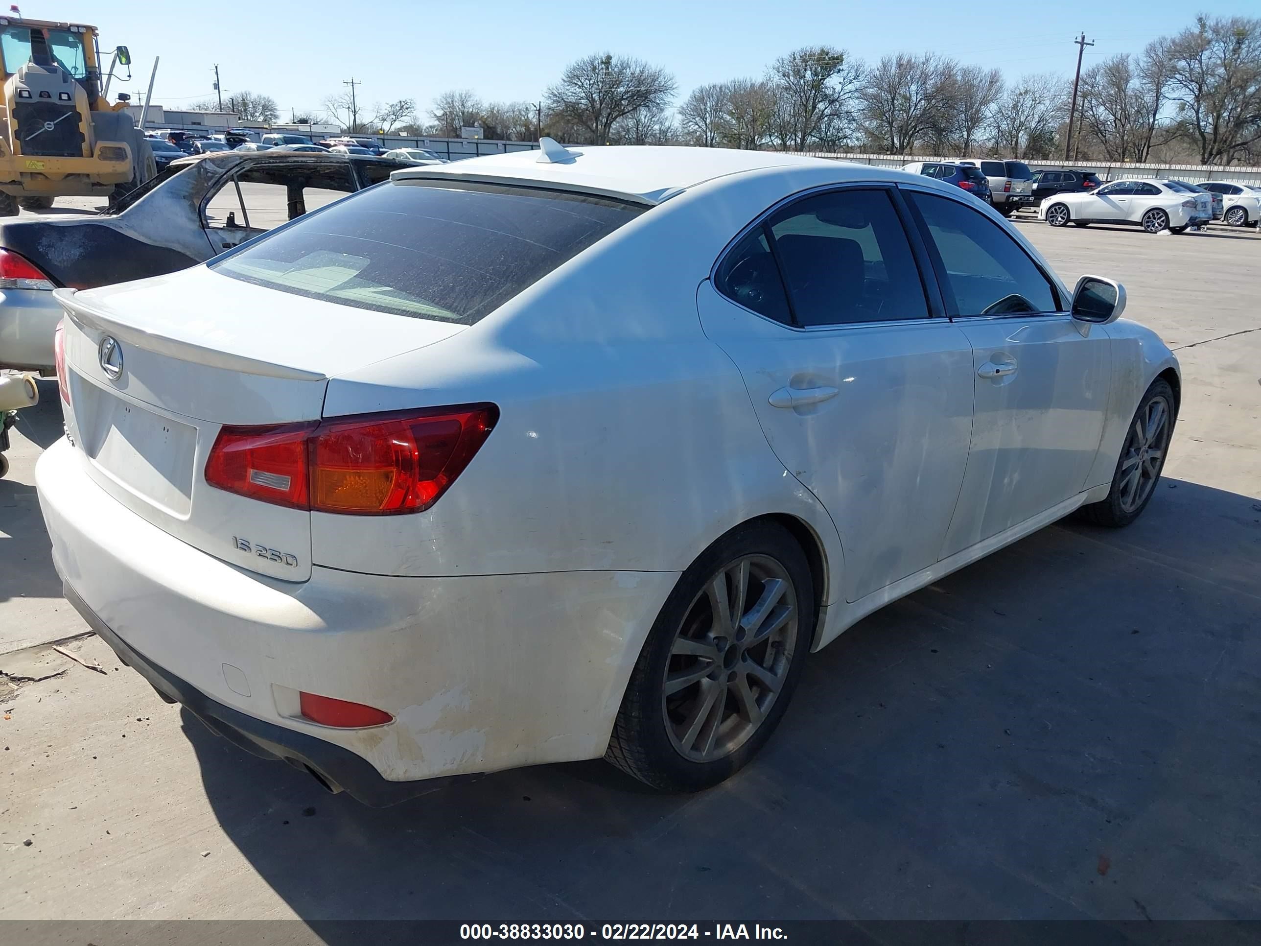 Photo 3 VIN: JTHBK262572050722 - LEXUS IS 