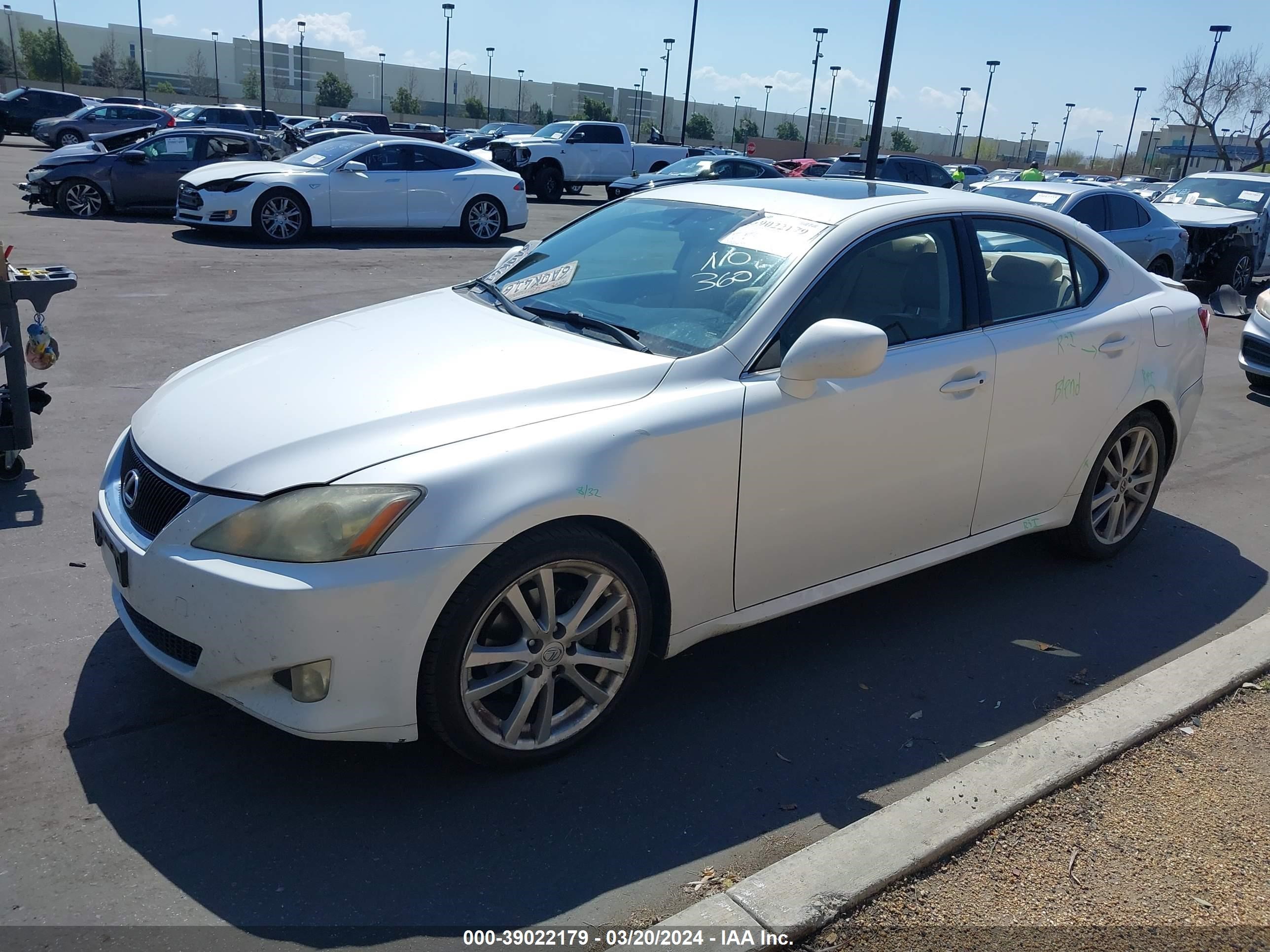 Photo 1 VIN: JTHBK262572054754 - LEXUS IS 