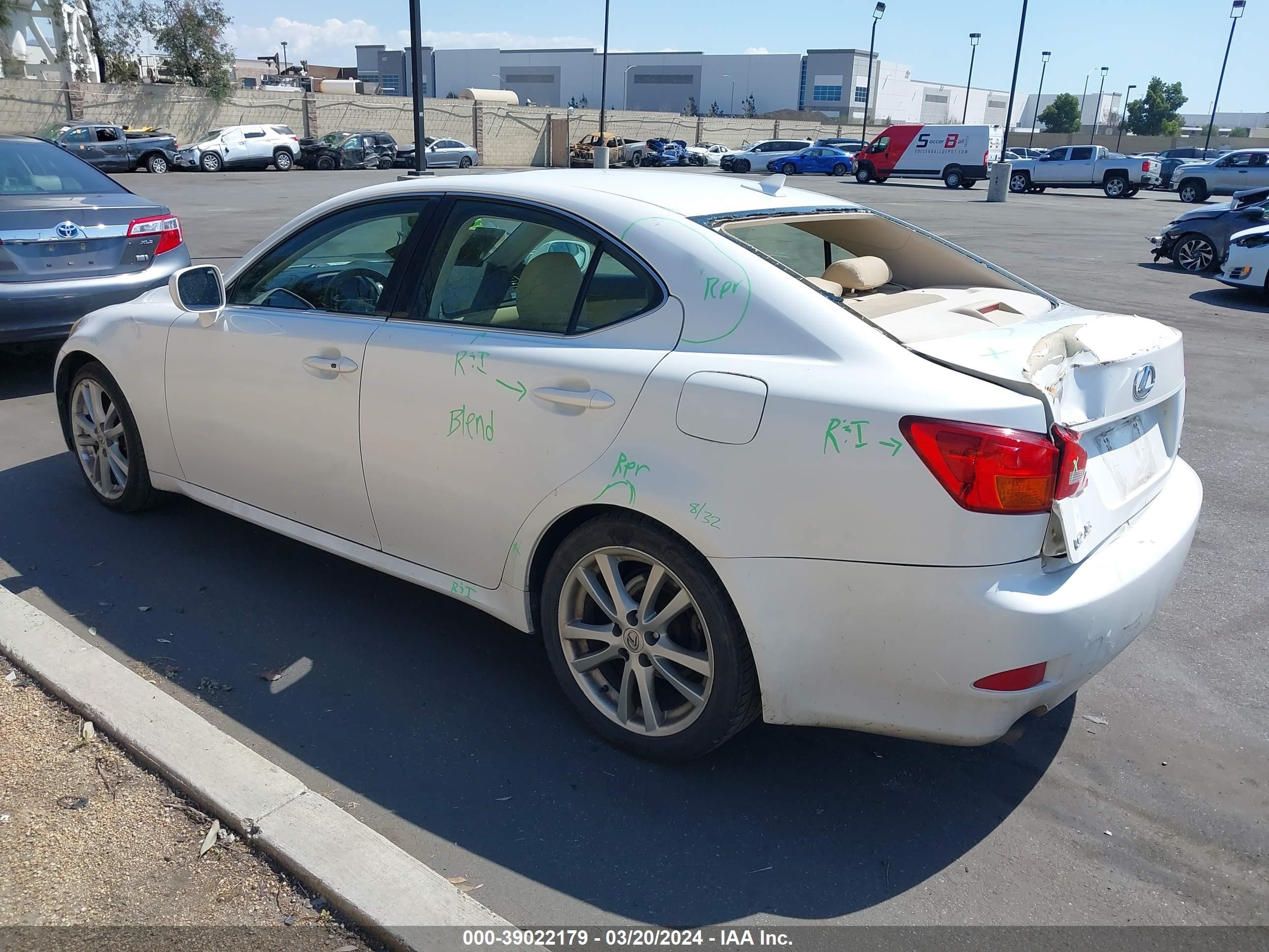 Photo 2 VIN: JTHBK262572054754 - LEXUS IS 