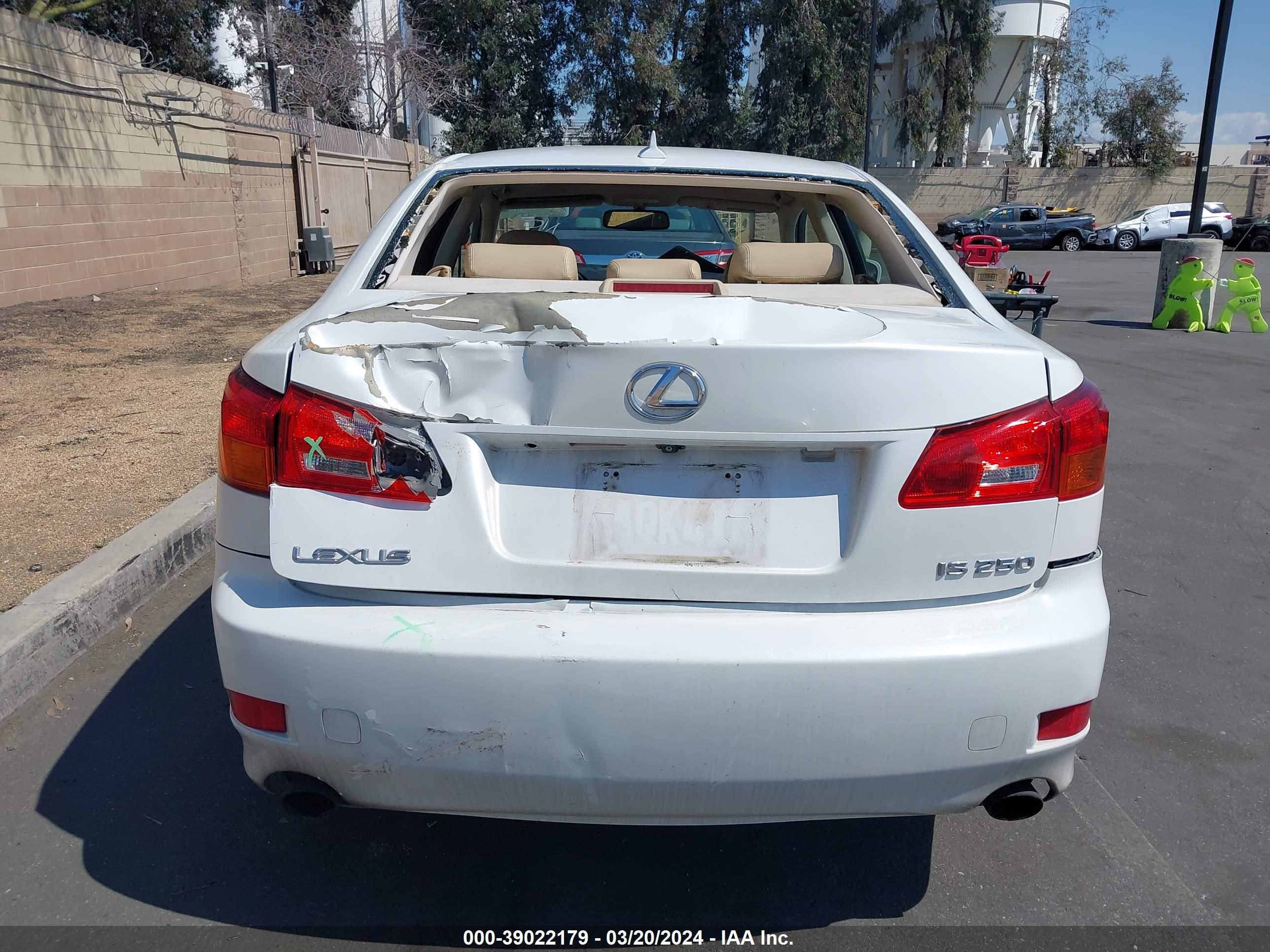 Photo 5 VIN: JTHBK262572054754 - LEXUS IS 