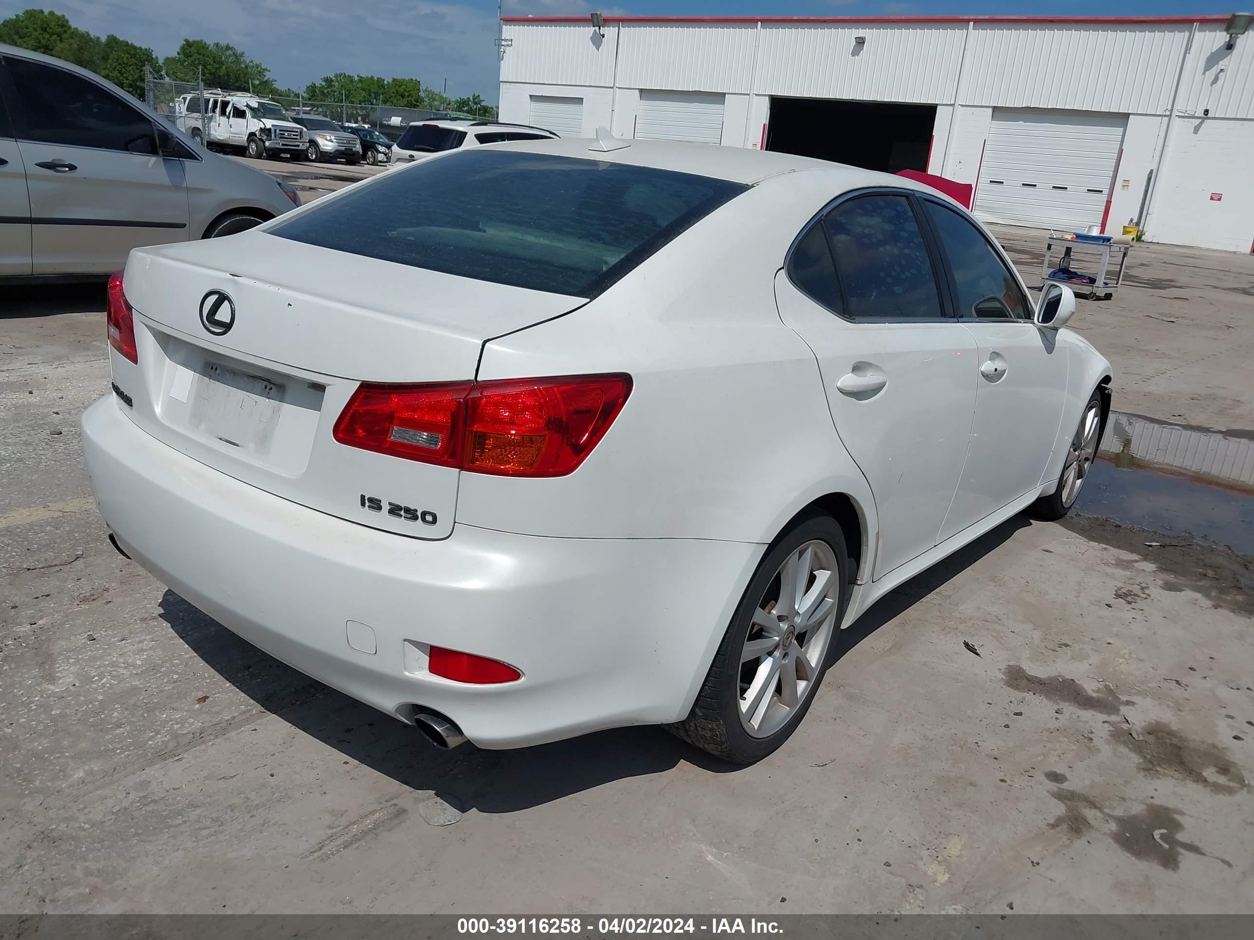 Photo 3 VIN: JTHBK262575049214 - LEXUS IS 