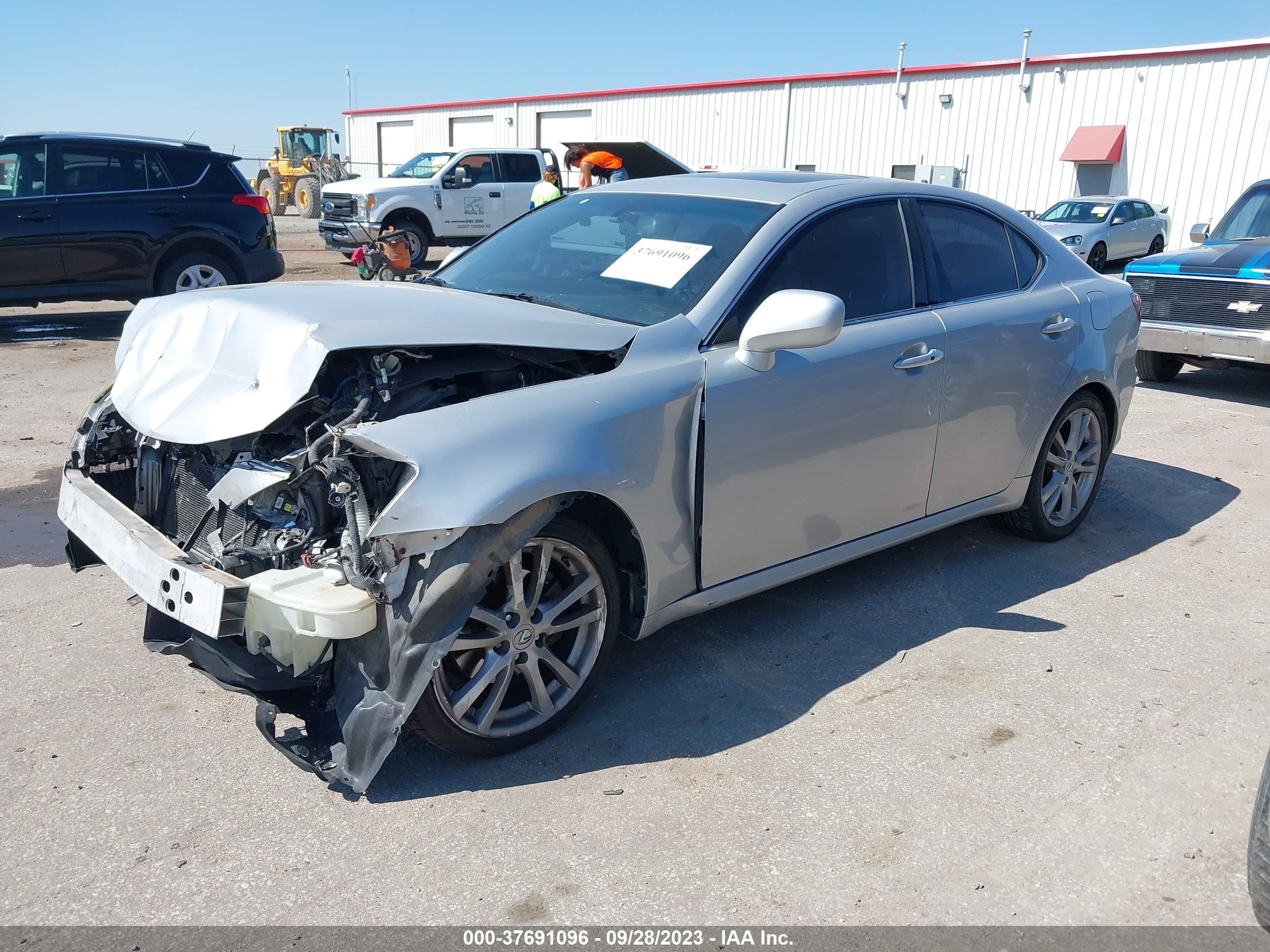 Photo 1 VIN: JTHBK262575050685 - LEXUS IS 