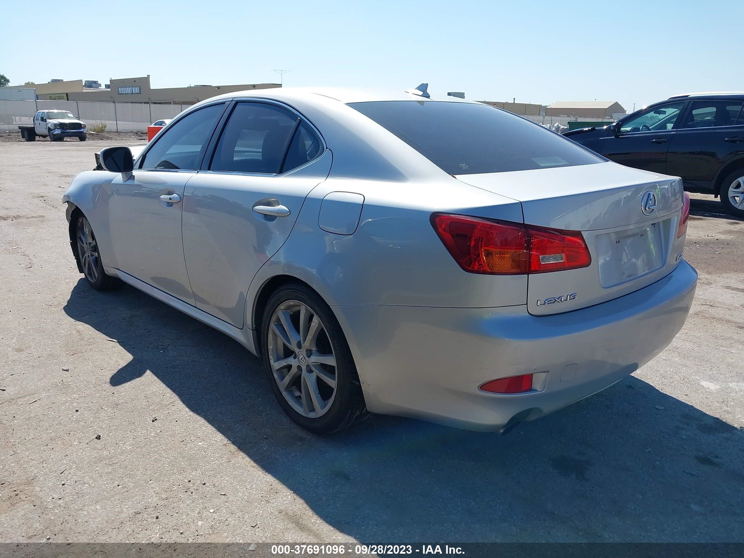 Photo 2 VIN: JTHBK262575050685 - LEXUS IS 