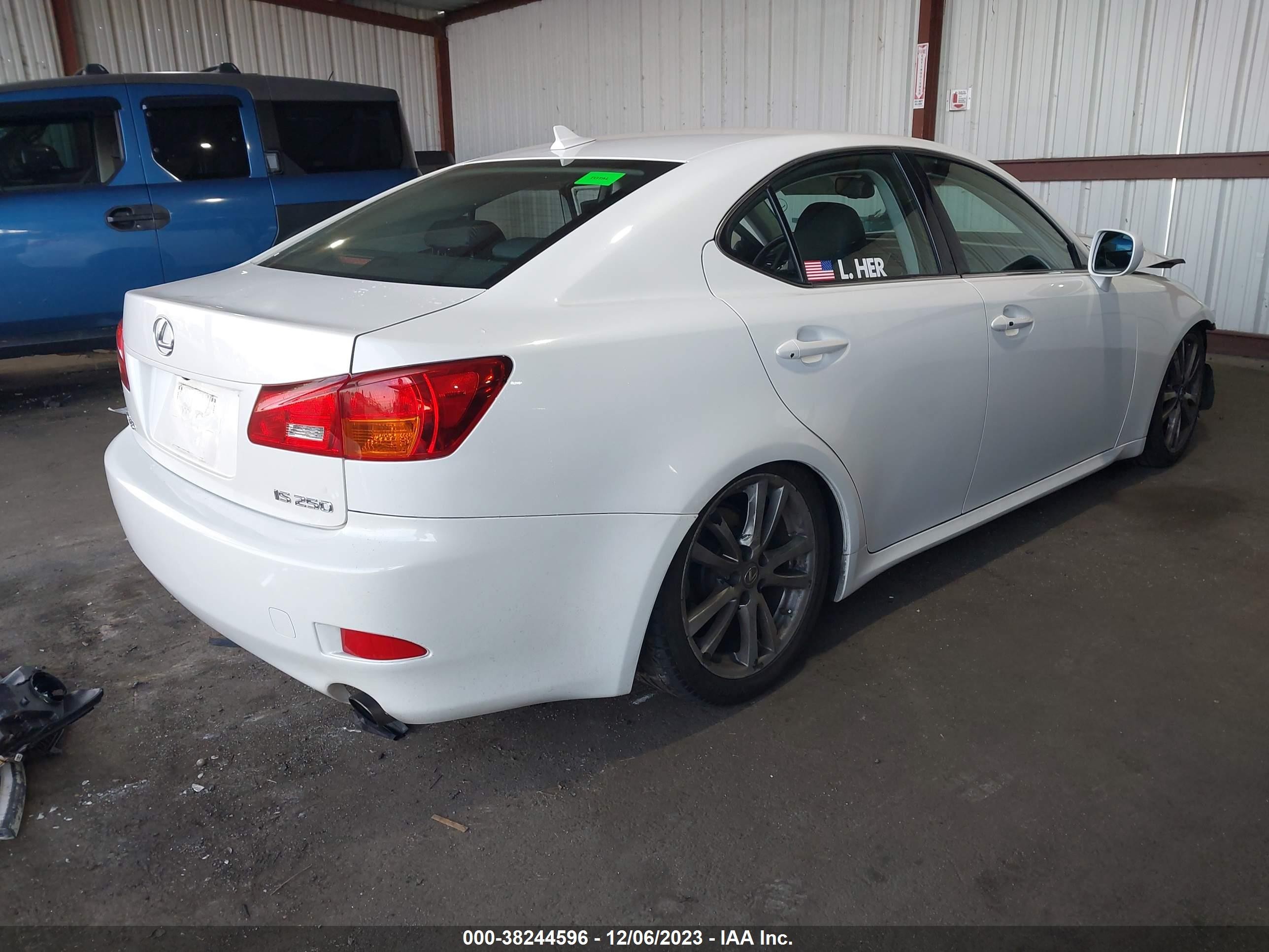 Photo 3 VIN: JTHBK262582059146 - LEXUS IS 