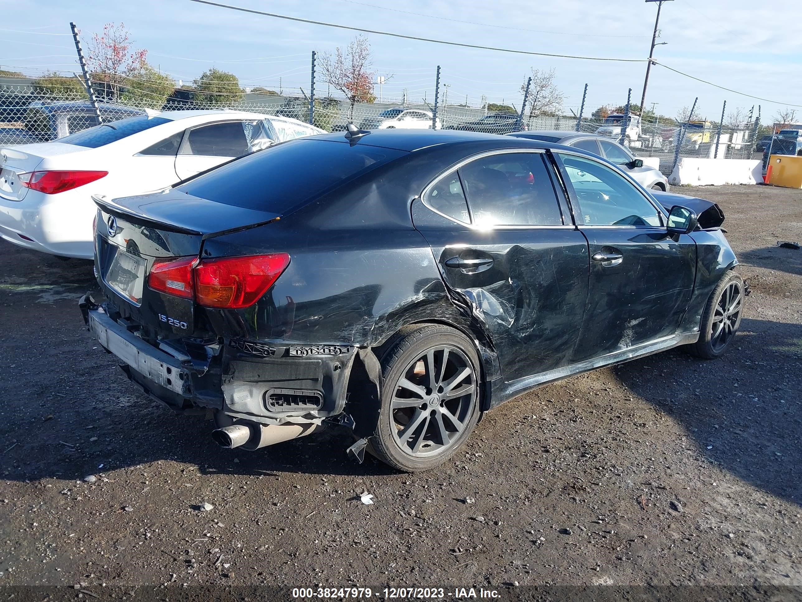 Photo 3 VIN: JTHBK262582081180 - LEXUS IS 