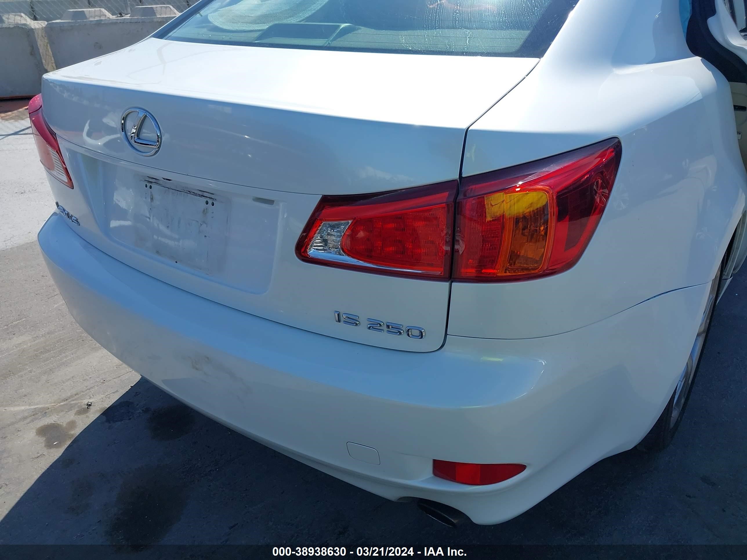 Photo 14 VIN: JTHBK262595106336 - LEXUS IS 