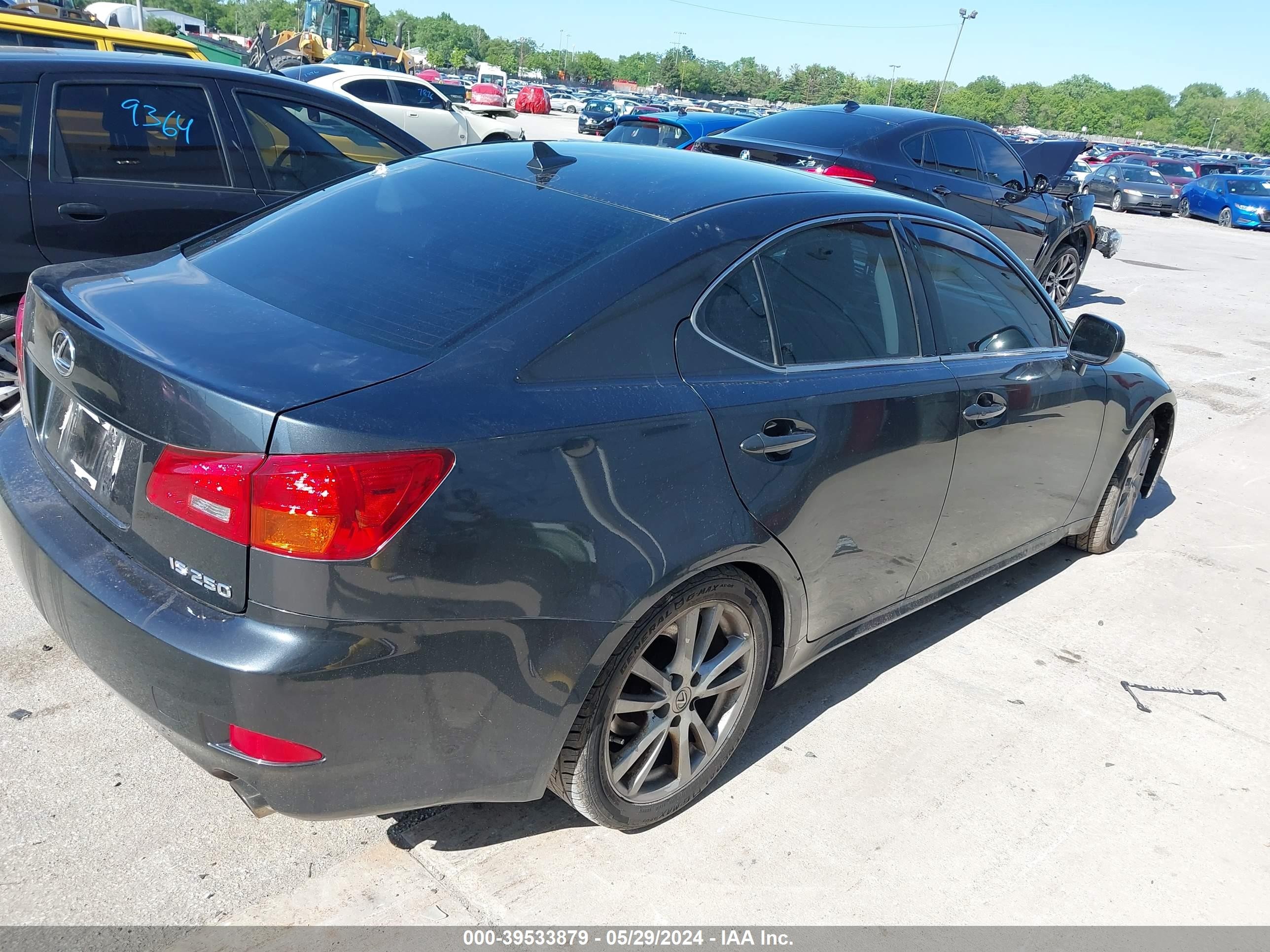 Photo 3 VIN: JTHBK262672050633 - LEXUS IS 